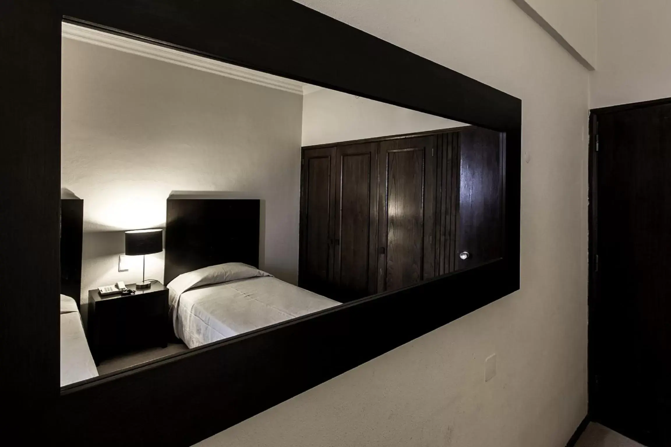 Bedroom, Bed in Carcavelos Beach Hotel