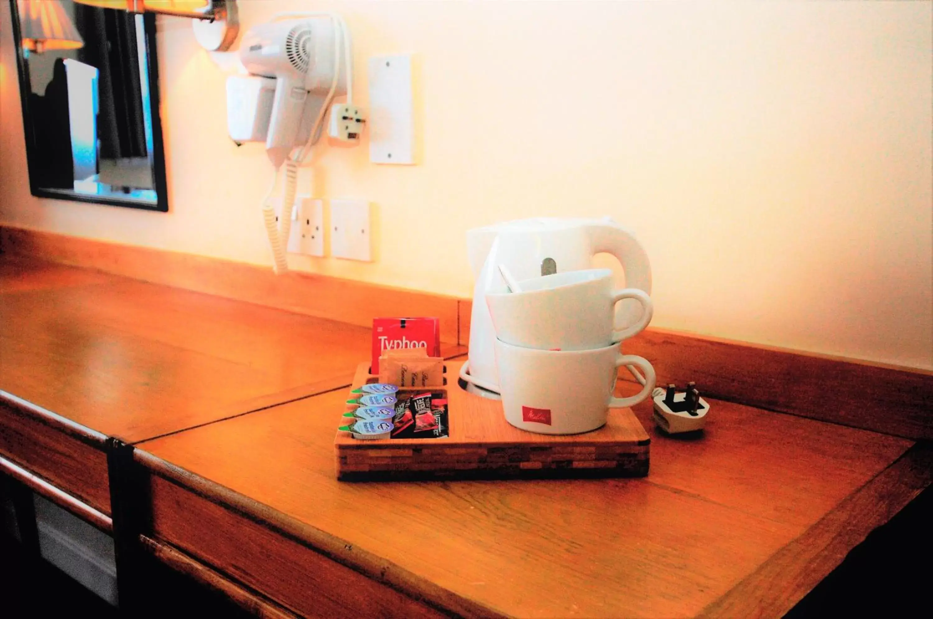 Coffee/tea facilities in Days Inn Hamilton