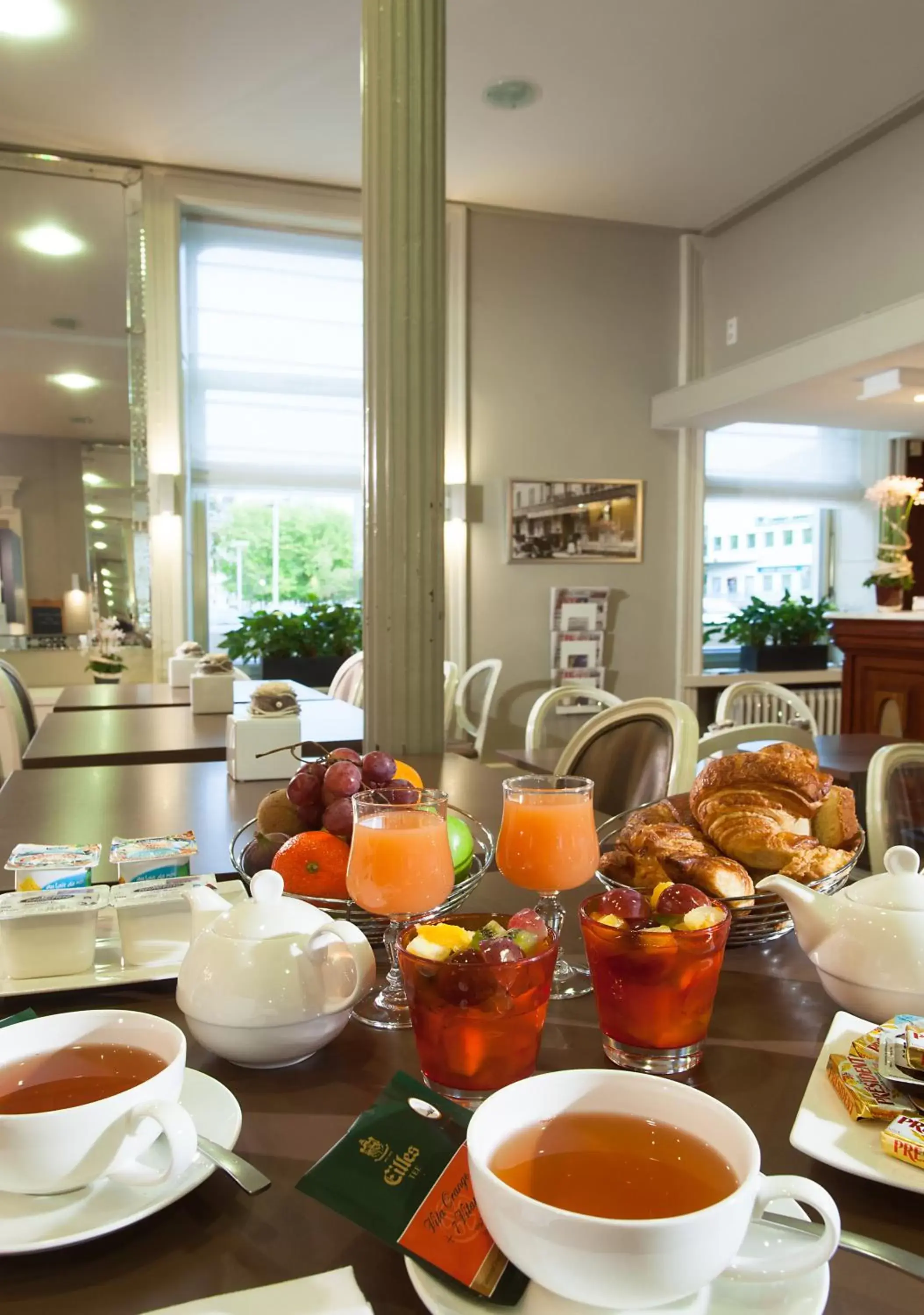 Restaurant/places to eat, Breakfast in Hotel Restaurant Les Capucins