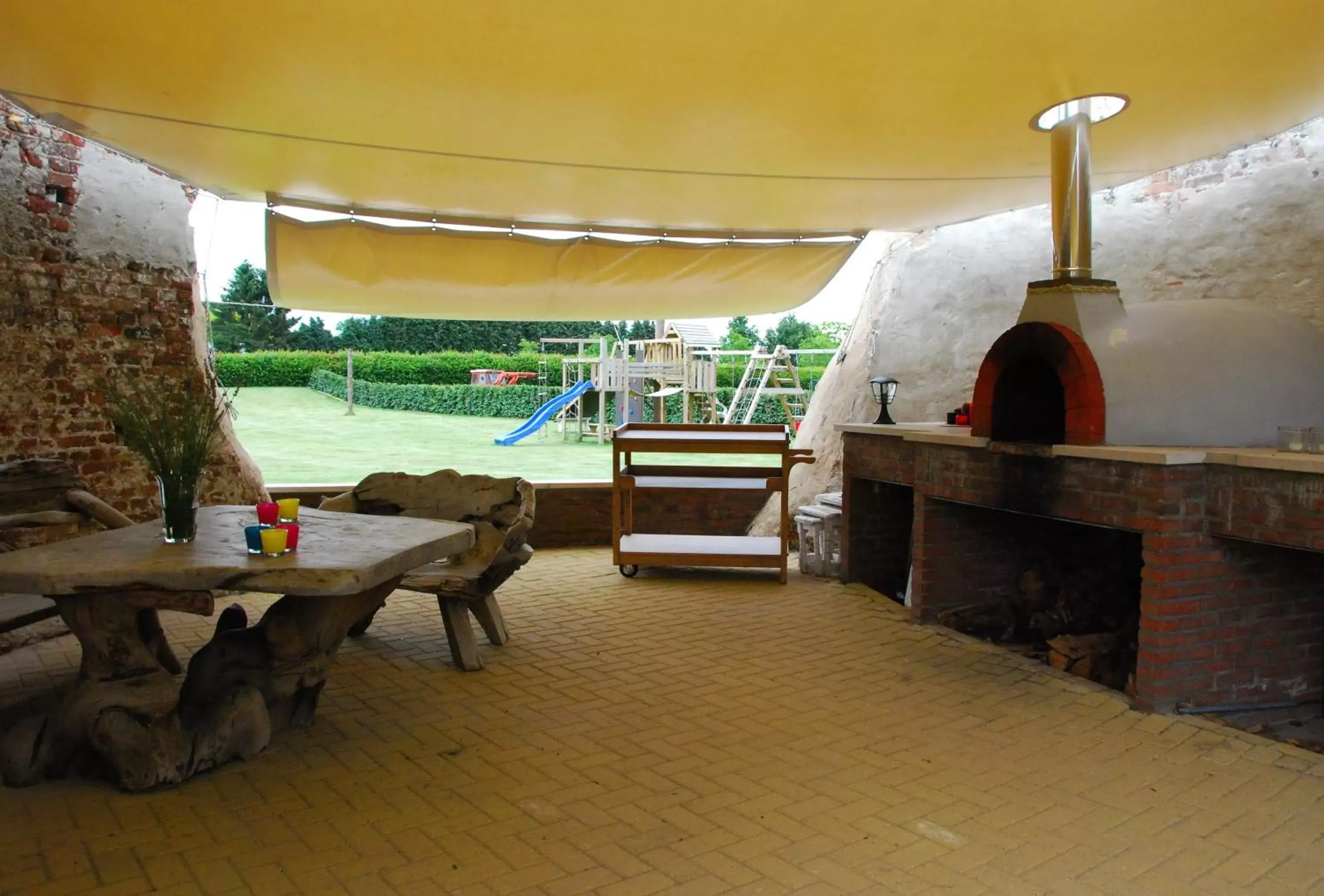 BBQ Facilities in Bed and Breakfast de Meule Montfort