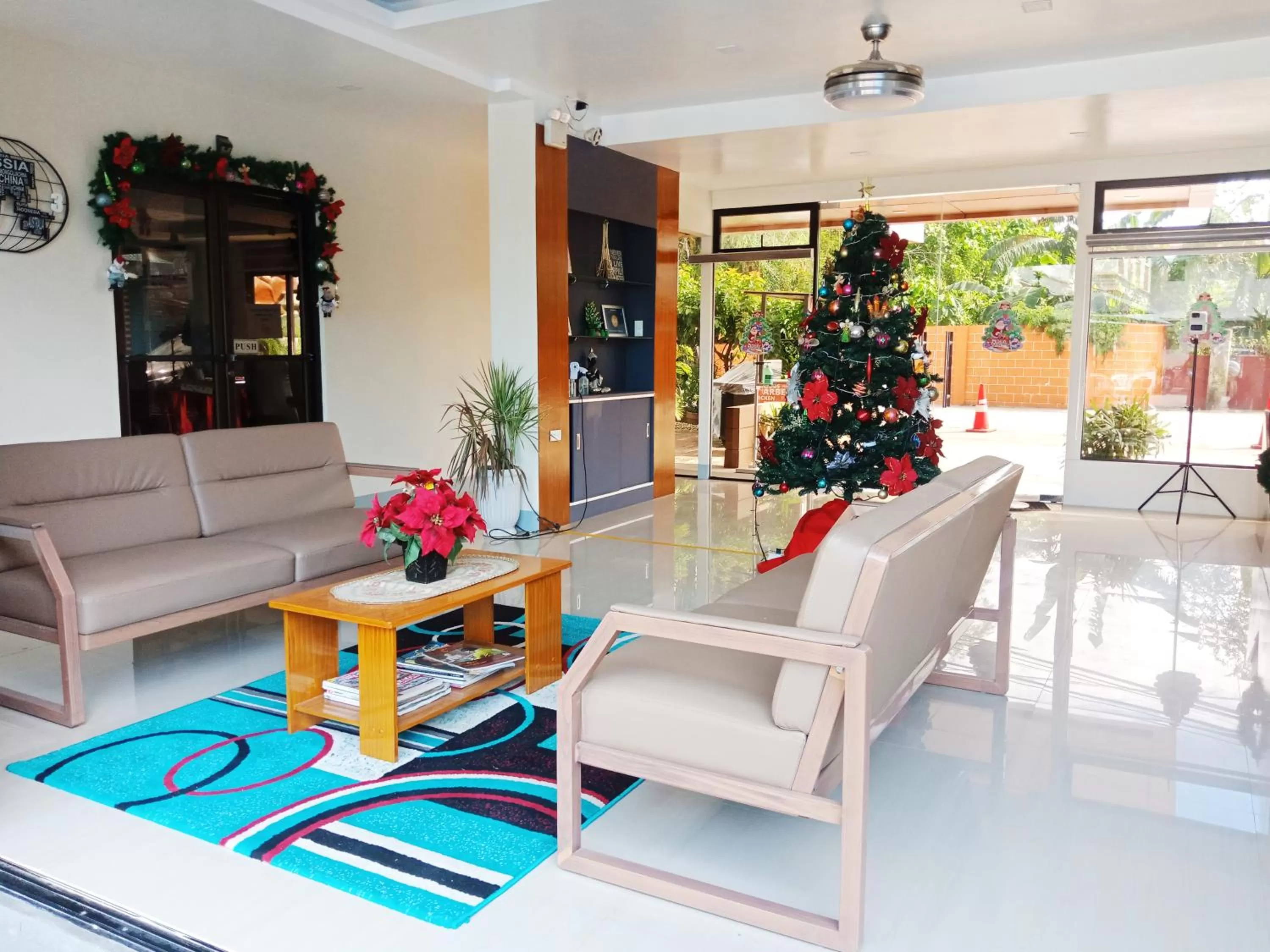 Lobby or reception in Aerostop Hotel and Restaurant