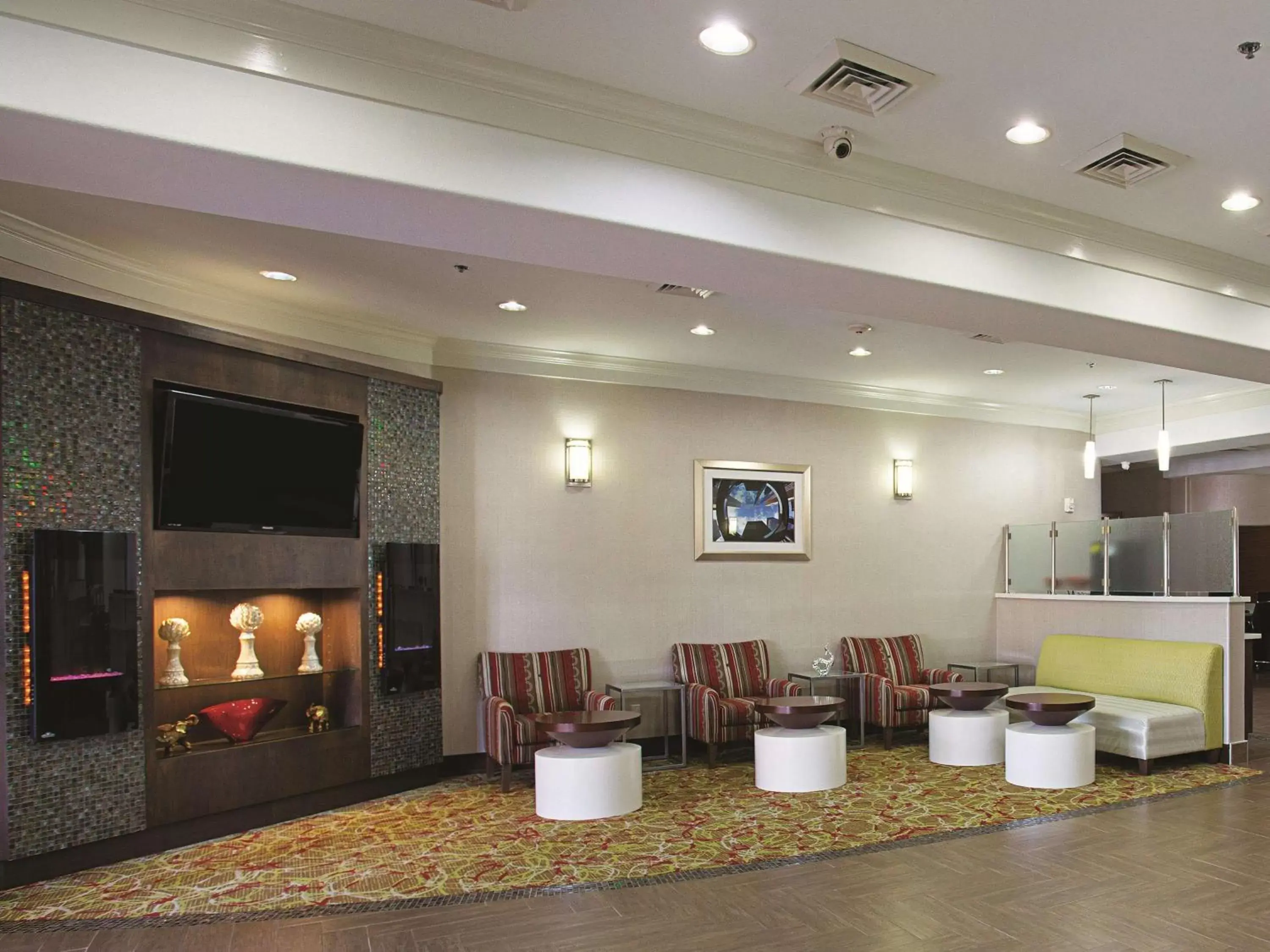 Lobby or reception, Lounge/Bar in La Quinta by Wyndham Houston Channelview