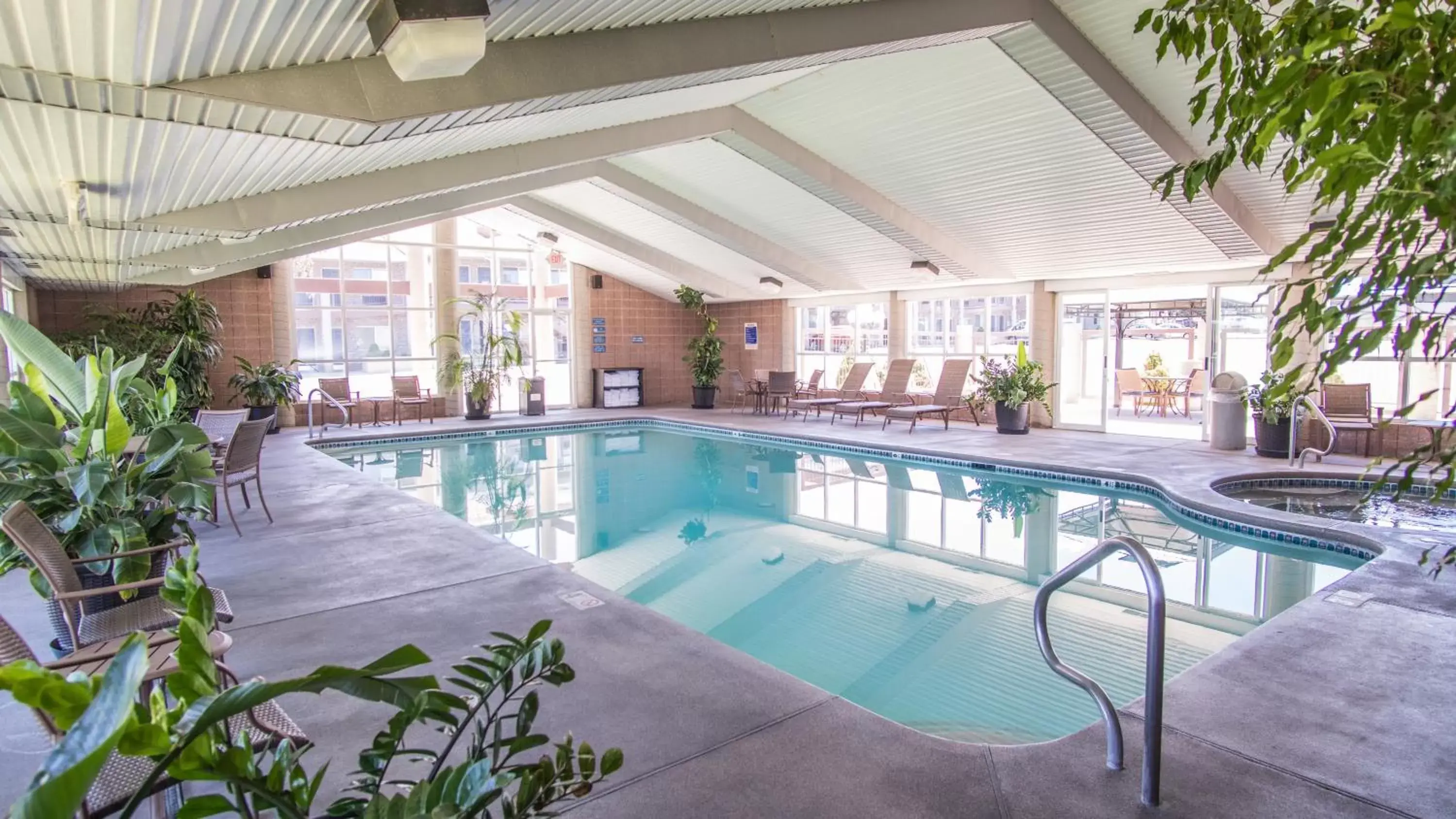 Swimming Pool in Abbey Inn Cedar City