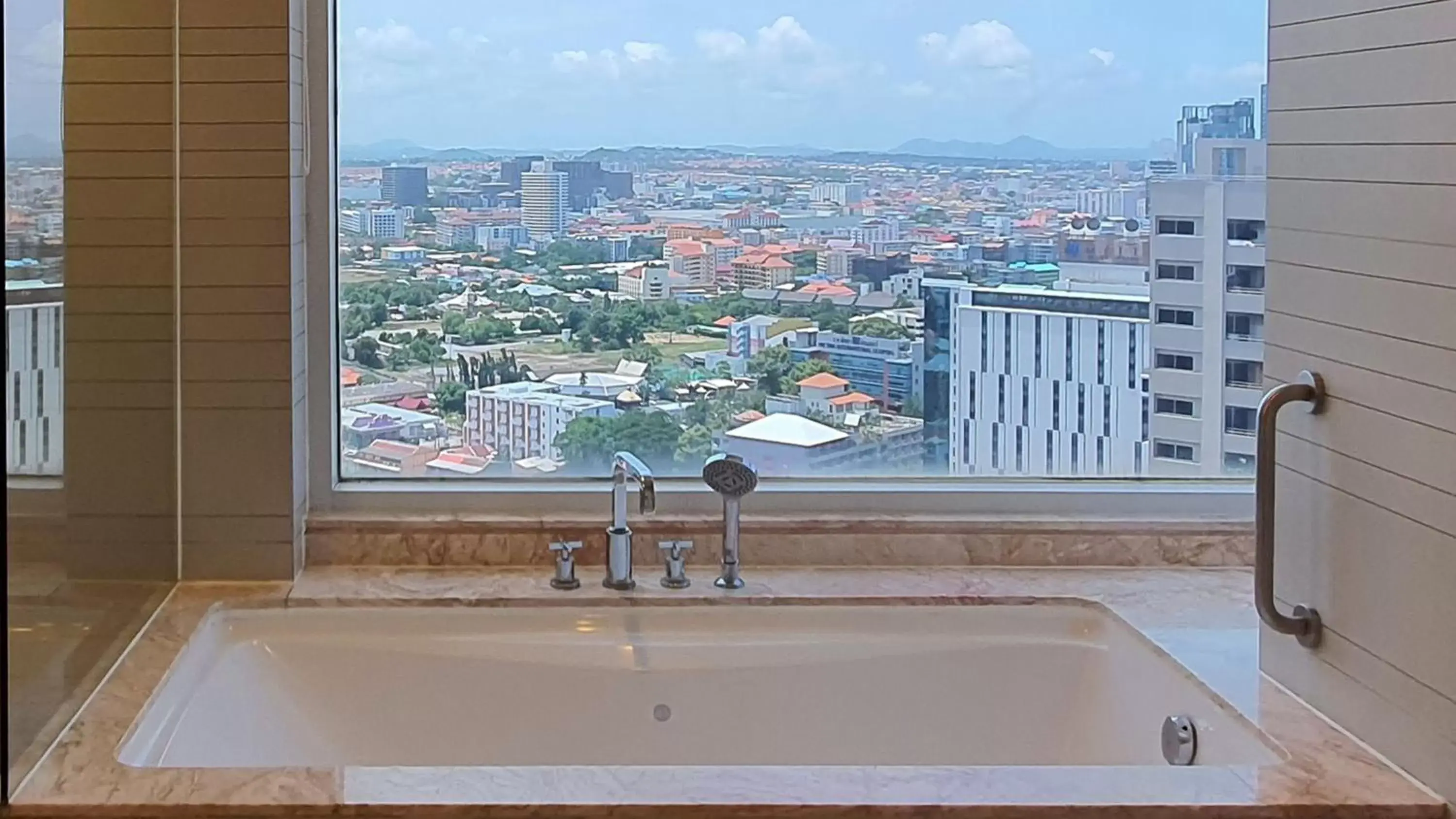 Bathroom in Holiday Inn Pattaya, an IHG Hotel