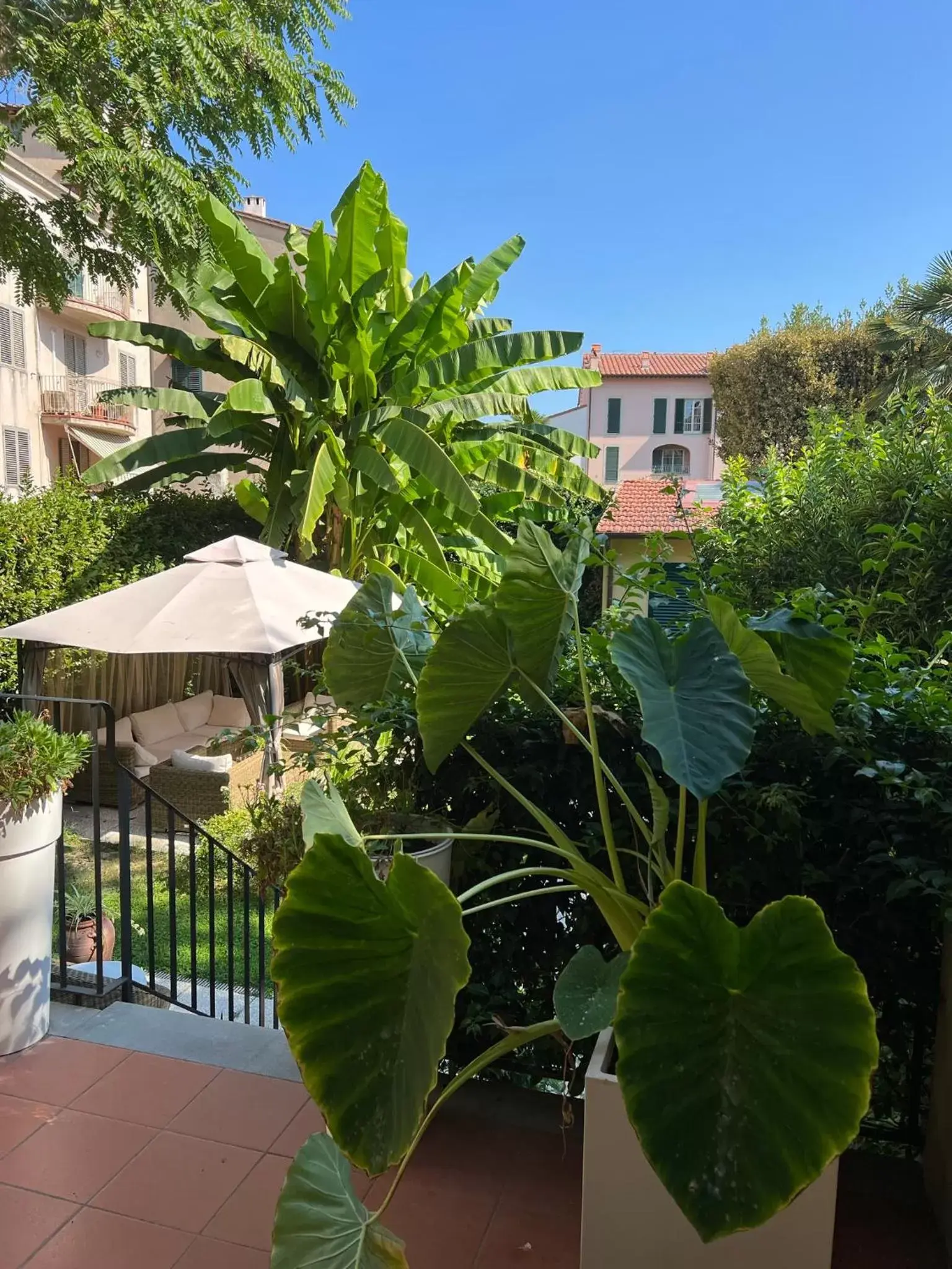 Garden view, Property Building in Palazzo Cini Luxury Rooms in Pisa