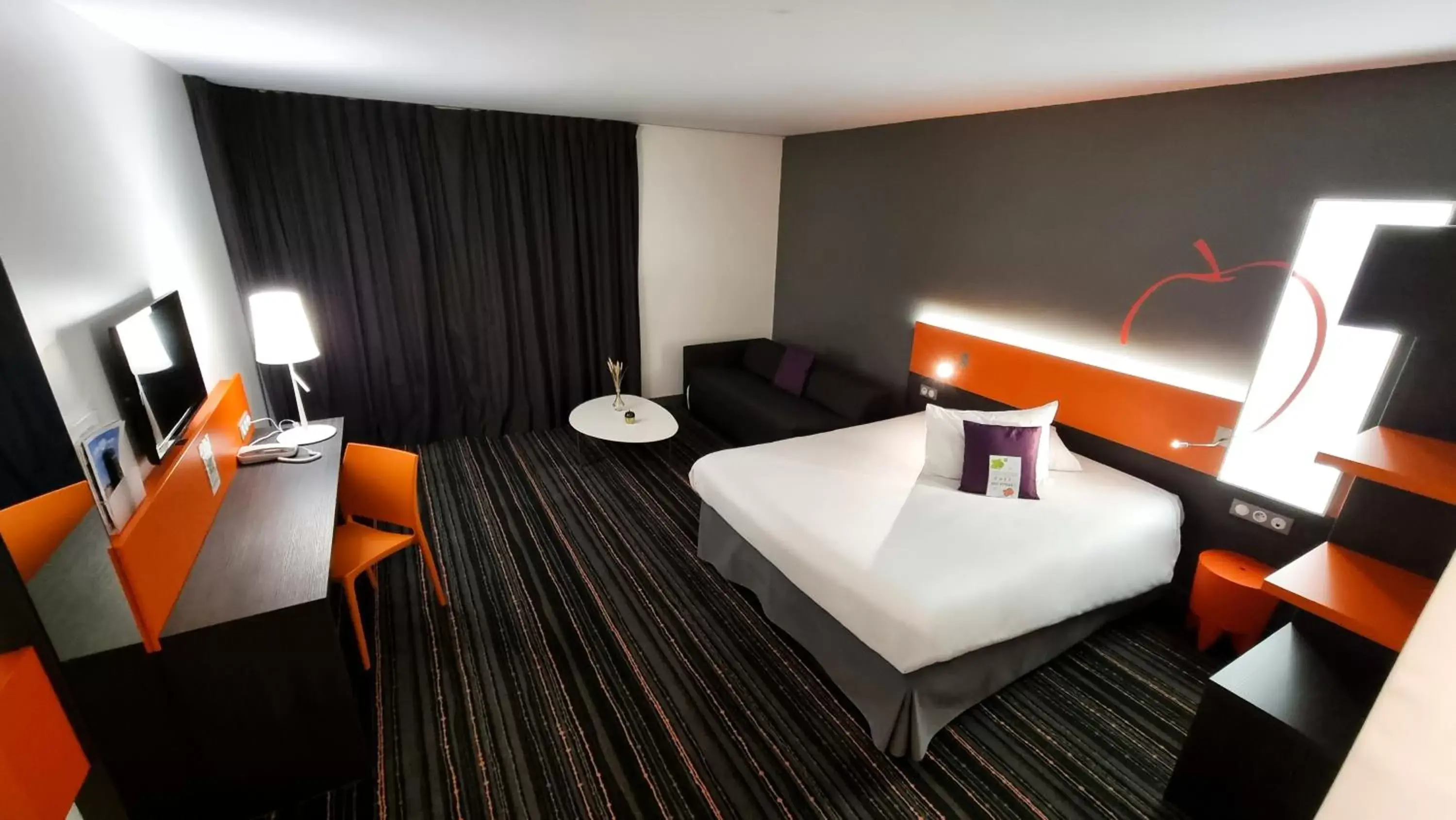 Bedroom, Bed in ibis Styles Caen centre gare