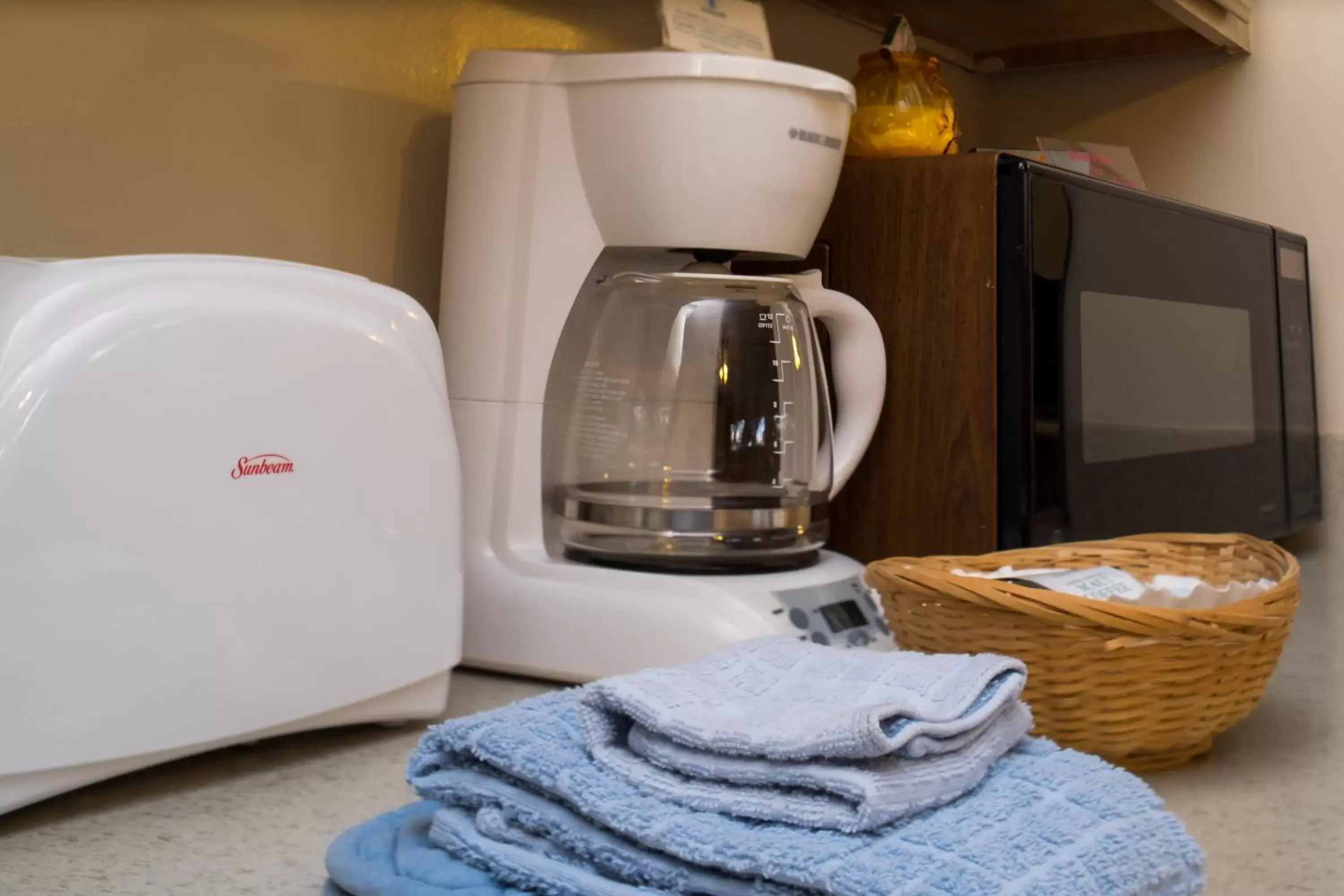 Coffee/tea facilities in Kahana Falls Resort