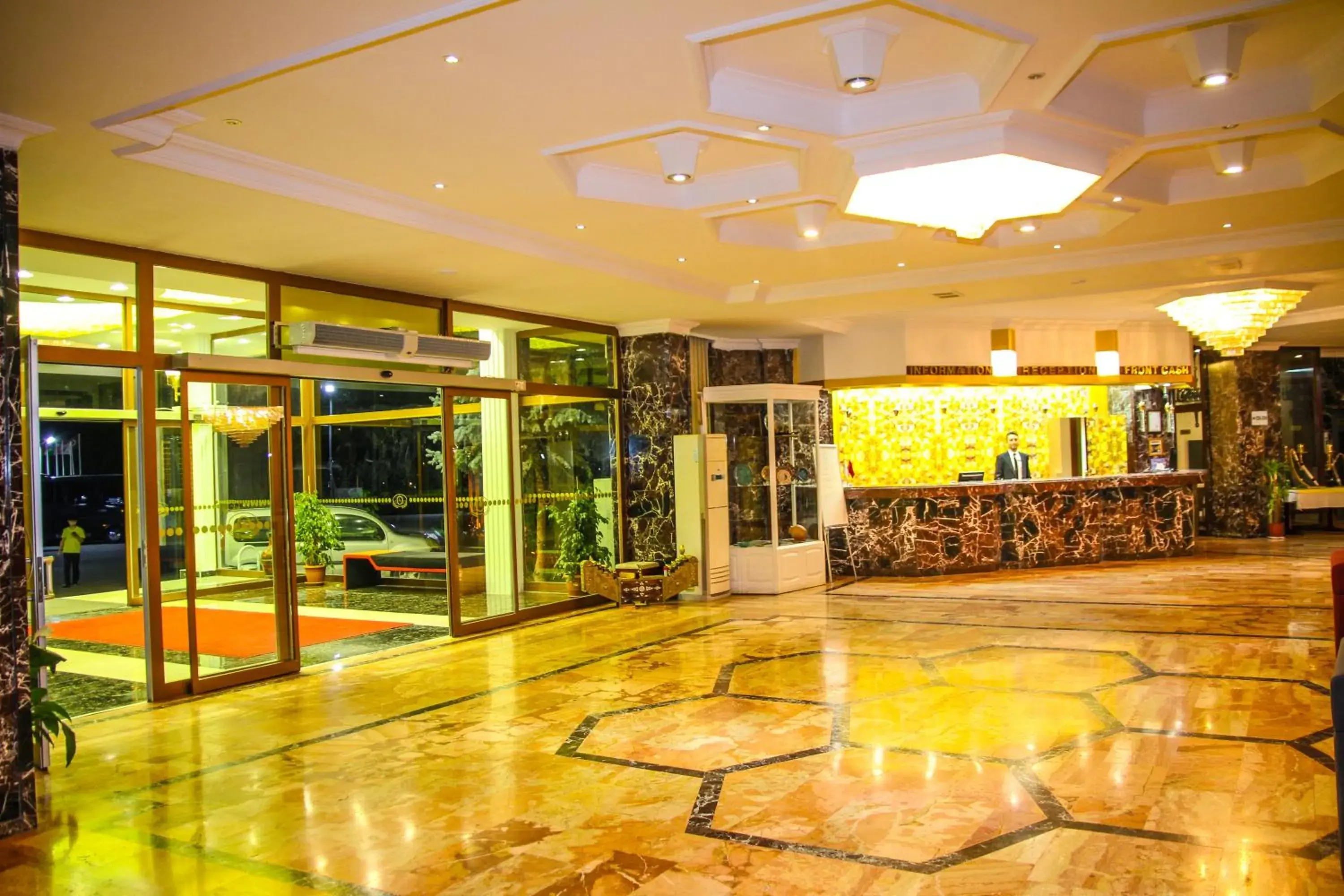 Lobby or reception in SIGNATURE GARDEN AVANOS Hotel & SPA