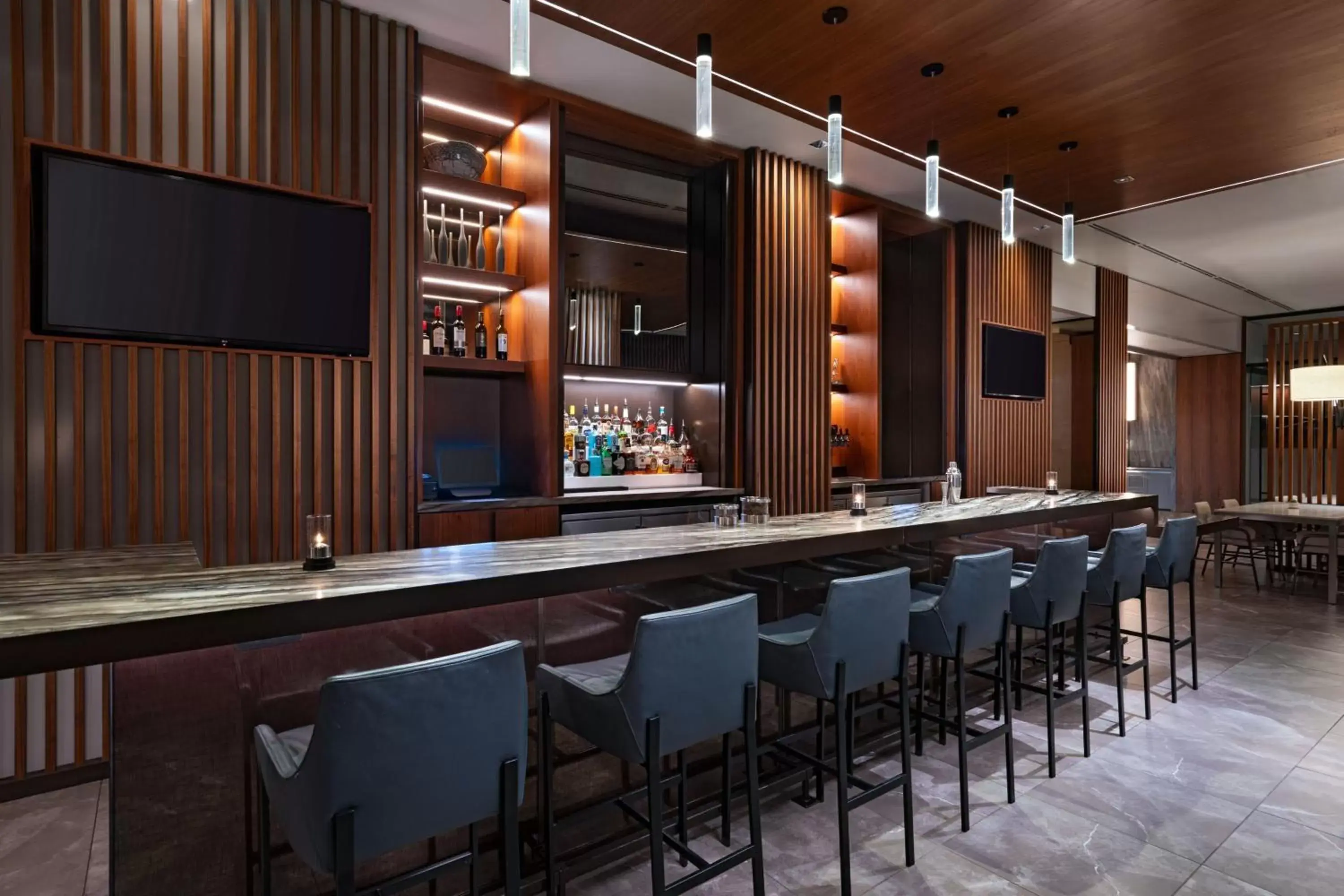 Lounge or bar in AC Hotel by Marriott Houston Downtown