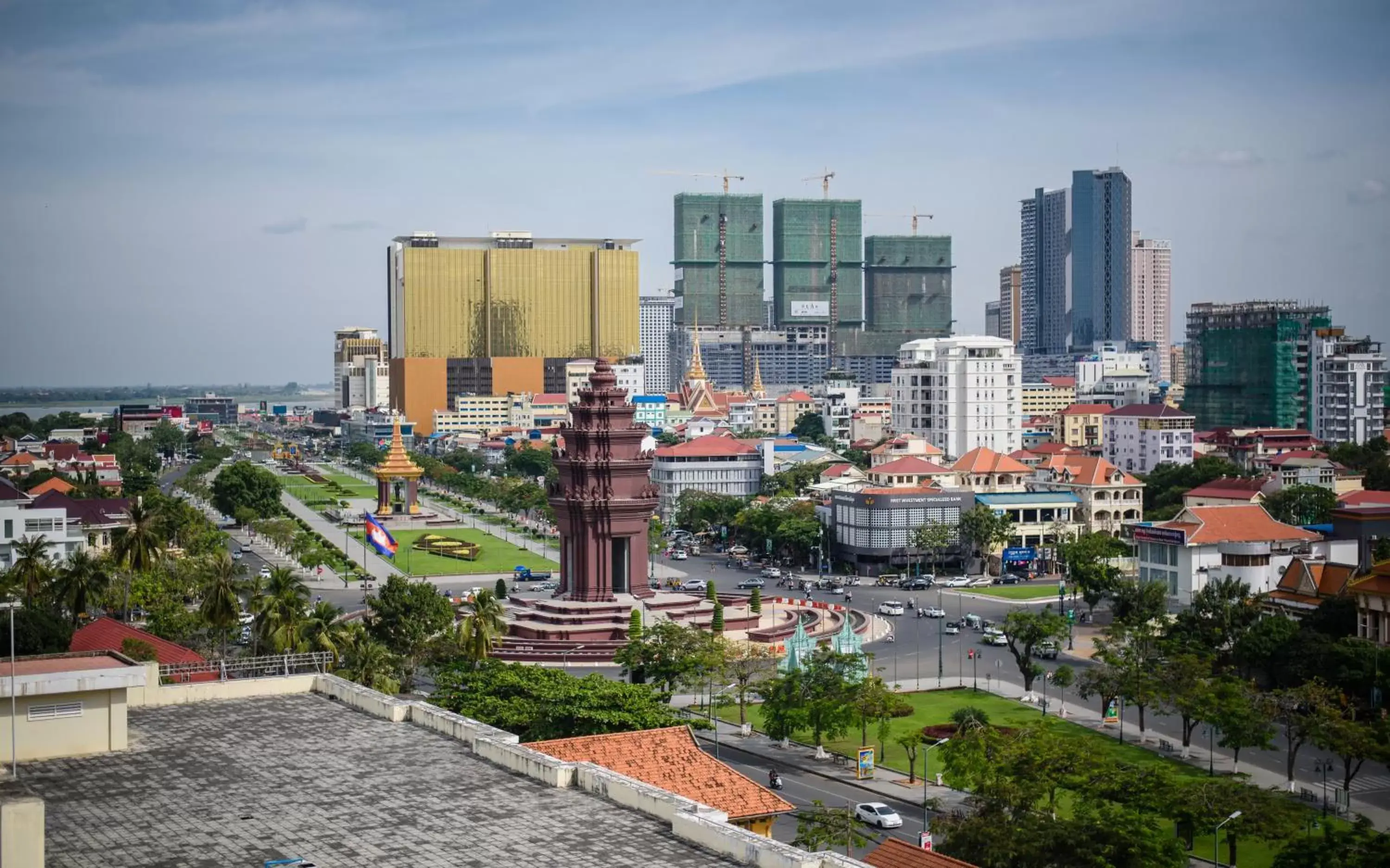 Landmark view in Phnom Penh 51 Hotel