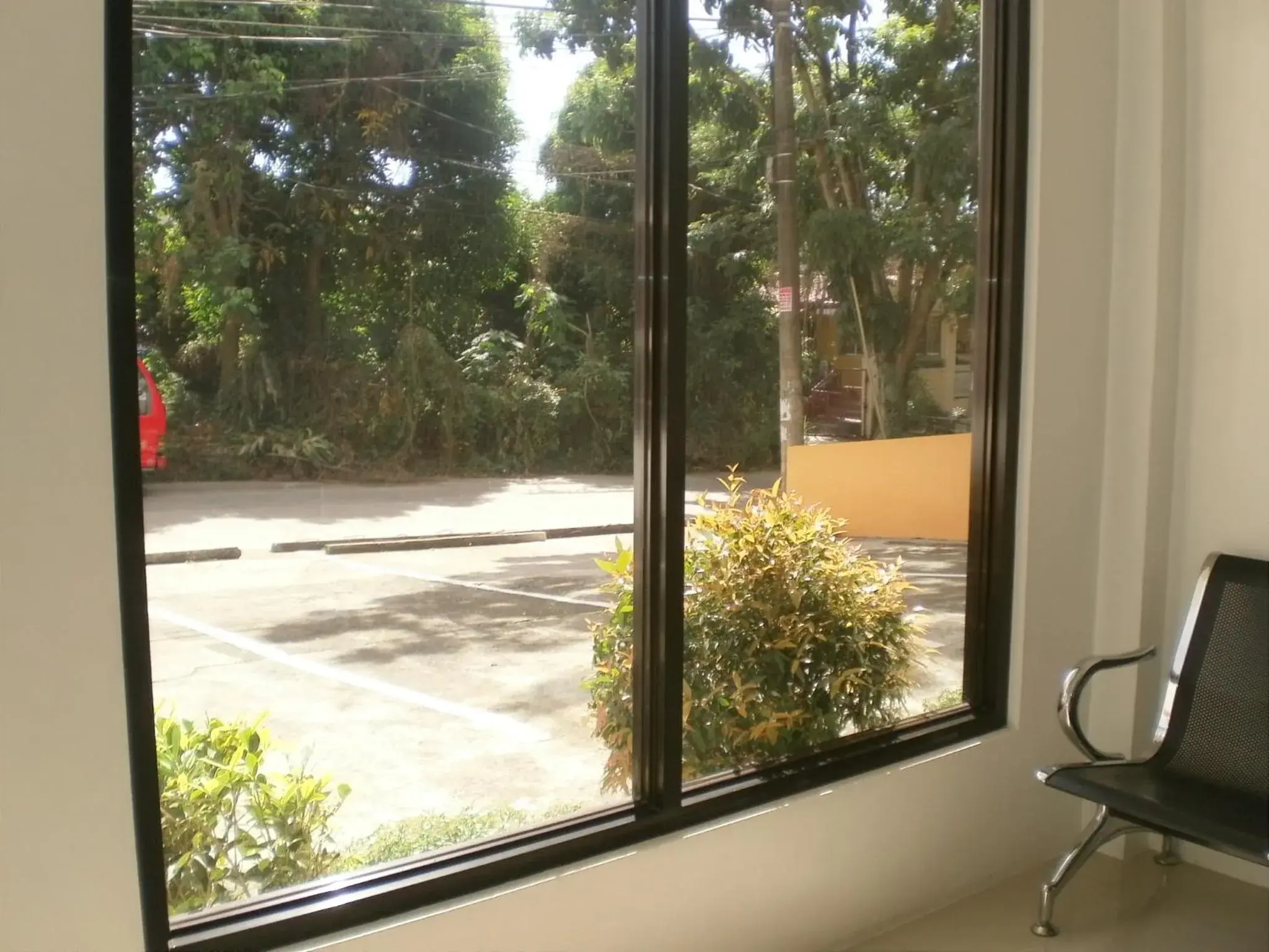 Street view, City View in The Palines Apartment and Guesthouse