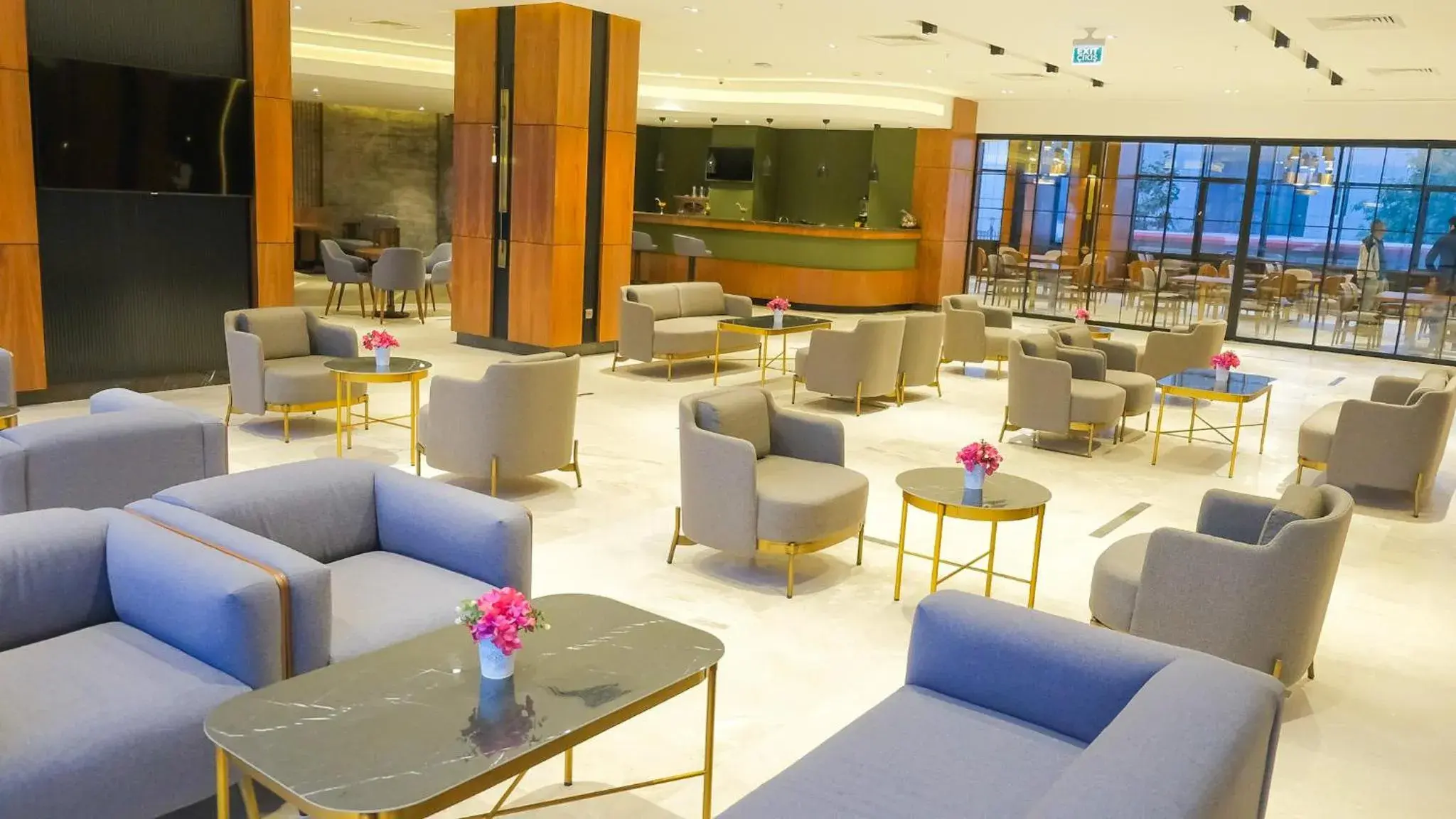 Lobby or reception, Lounge/Bar in QUA COMFORT HOTEL