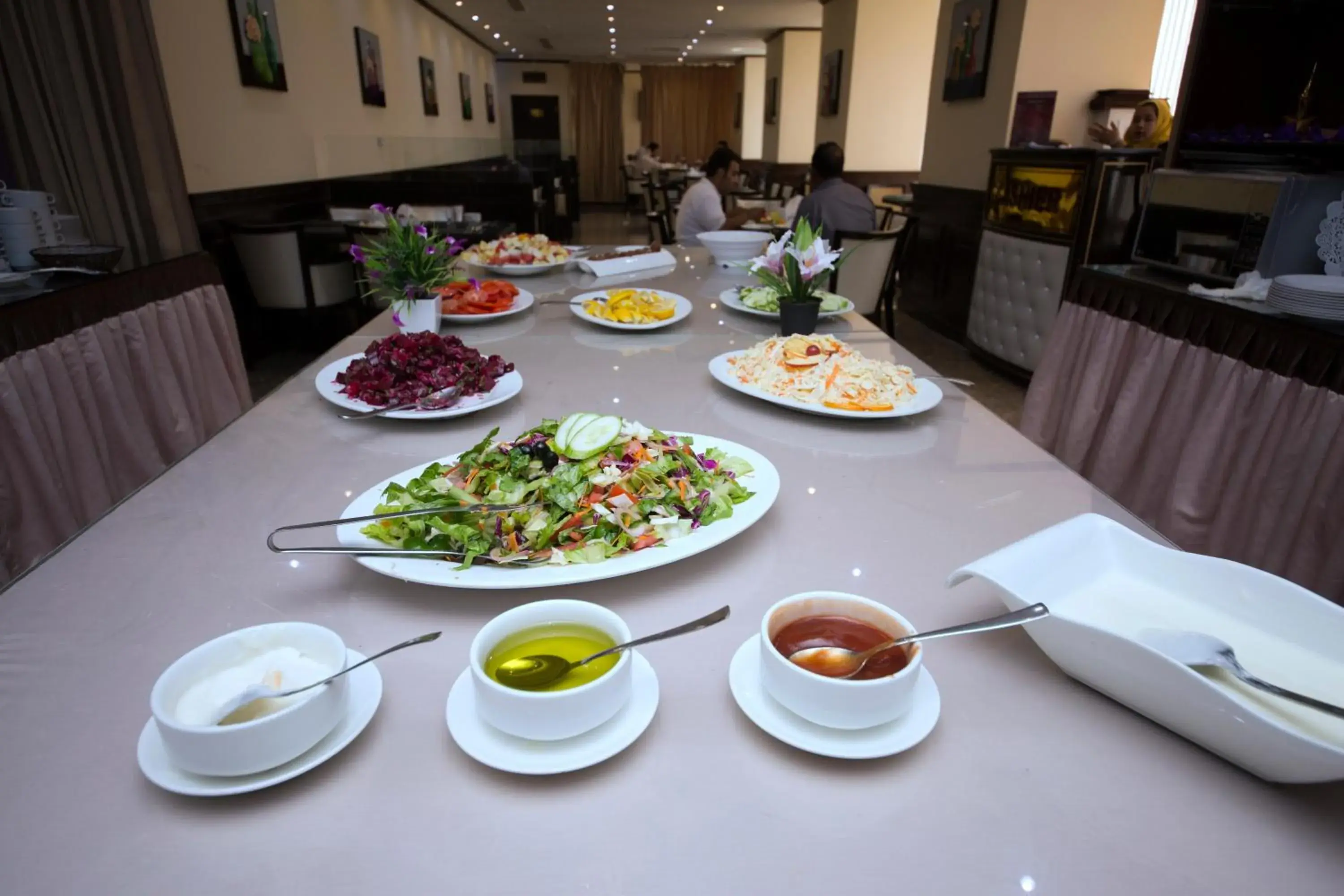 Food, Lunch and Dinner in Al Khaleej Grand Hotel