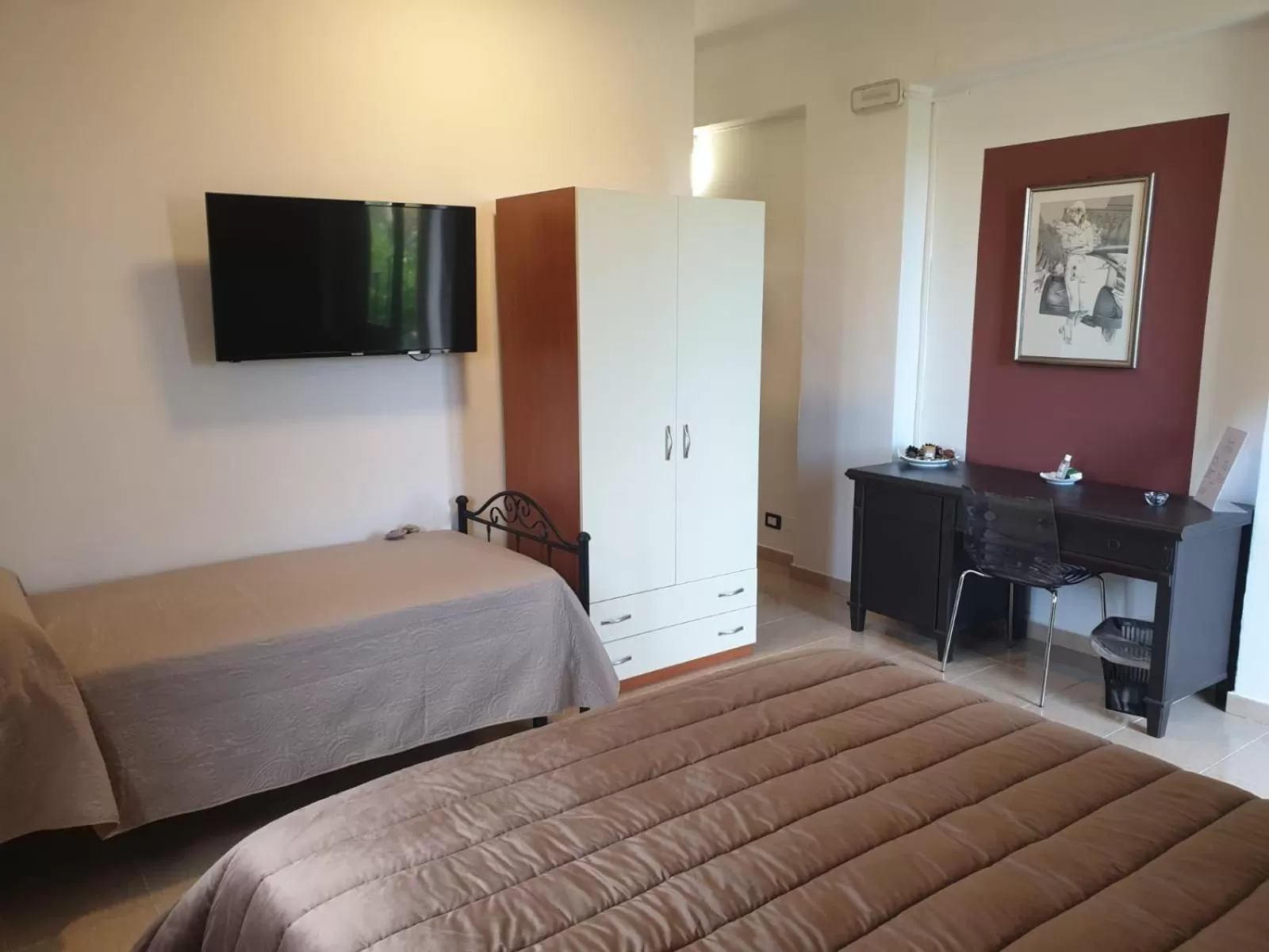 TV and multimedia, TV/Entertainment Center in VILLA MARTA a due passi dalla clinica ortopedica Rizzoli e da Villa Santa Teresa