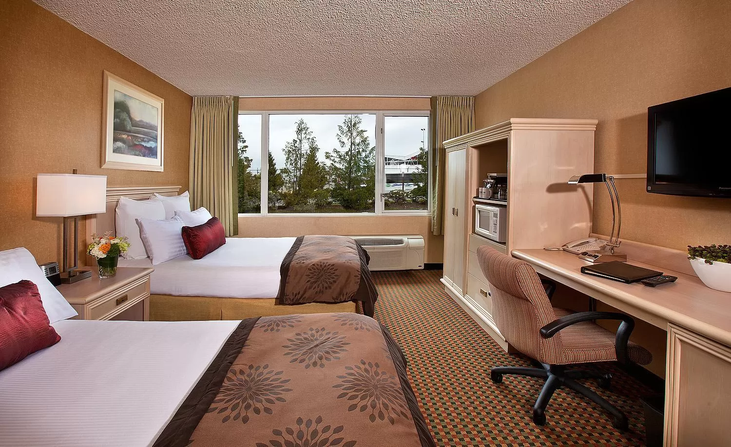 Photo of the whole room, Bed in Coast Gateway Hotel