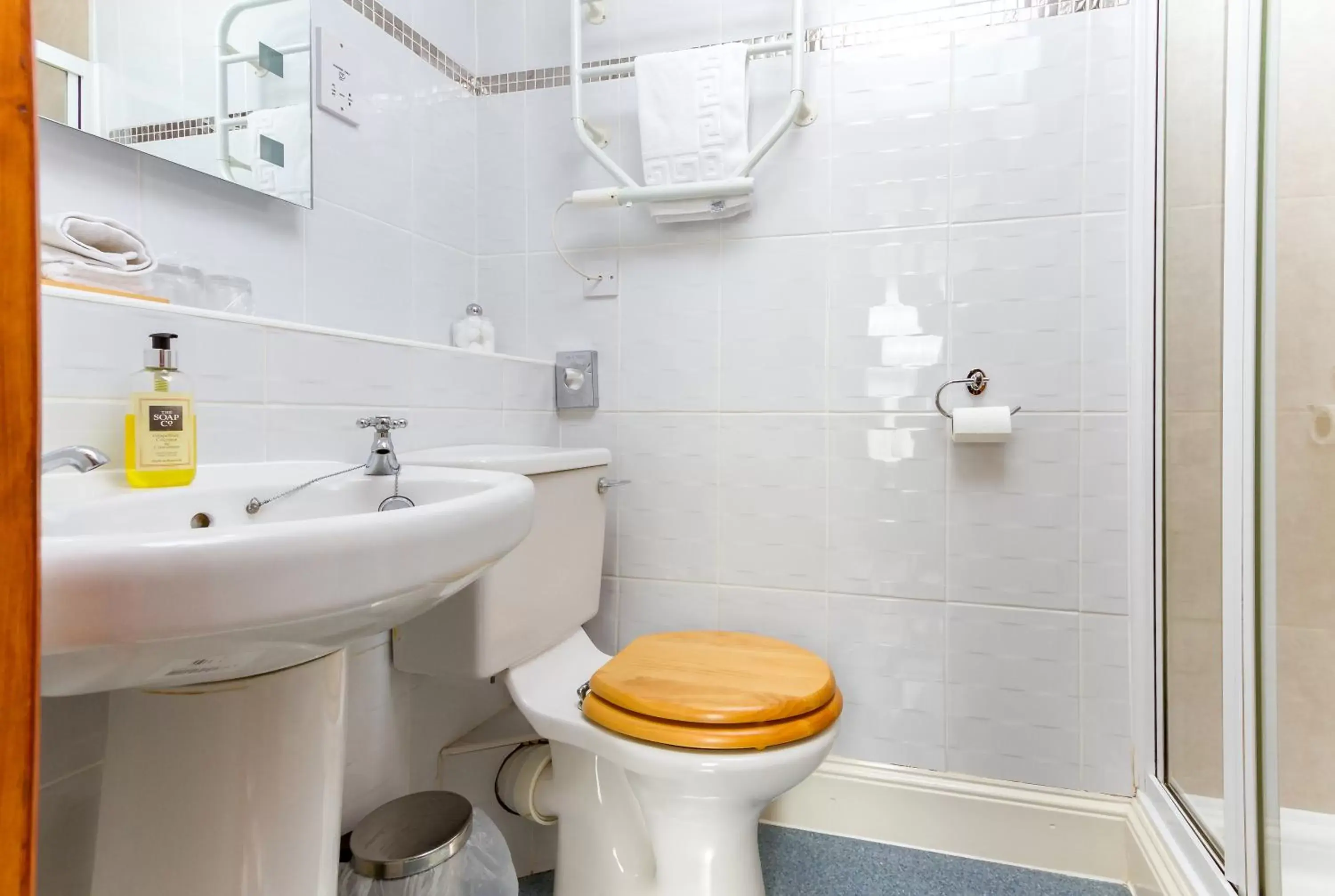 Bathroom in Eden Green Guest House