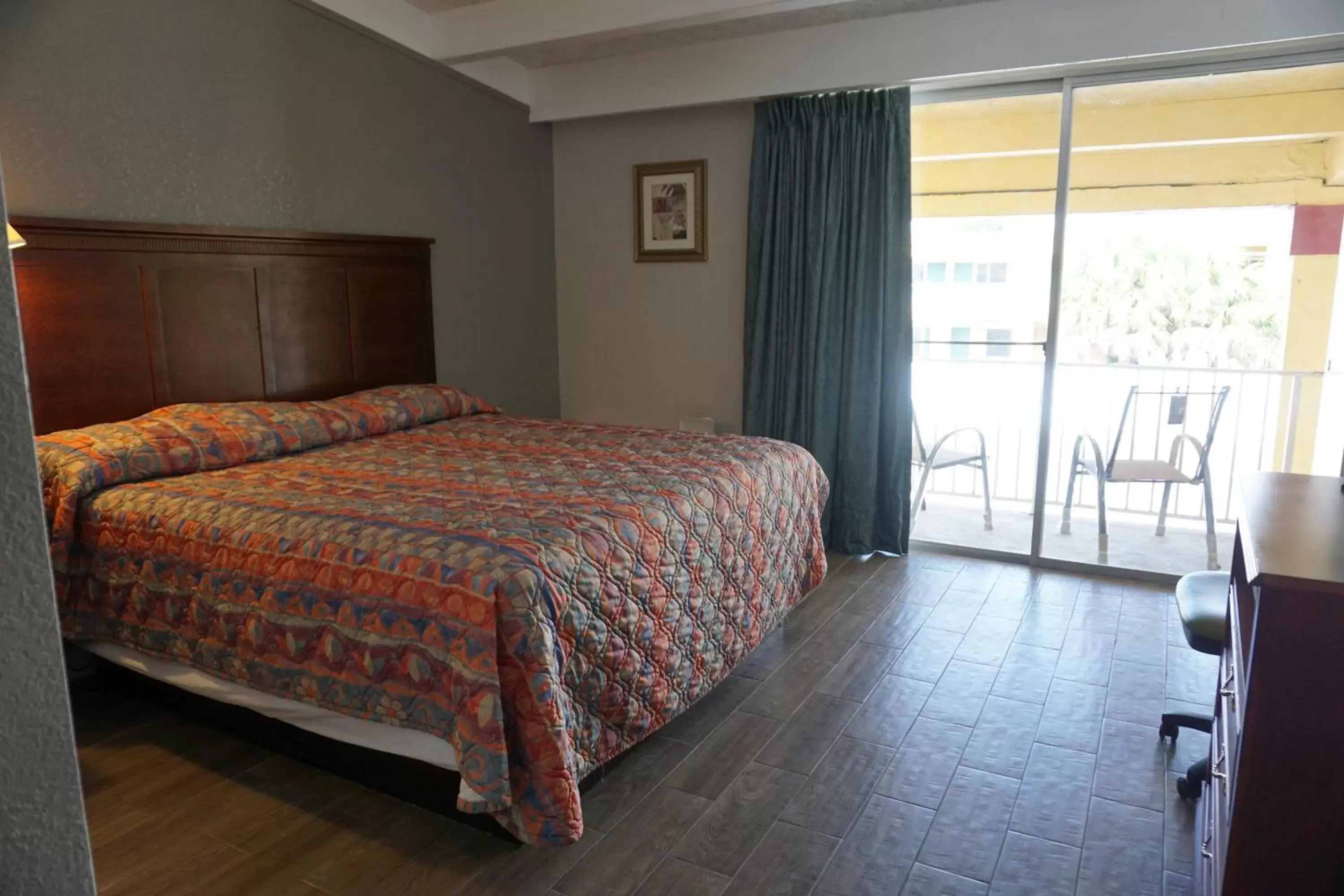 Photo of the whole room, Bed in Rodeway Inn