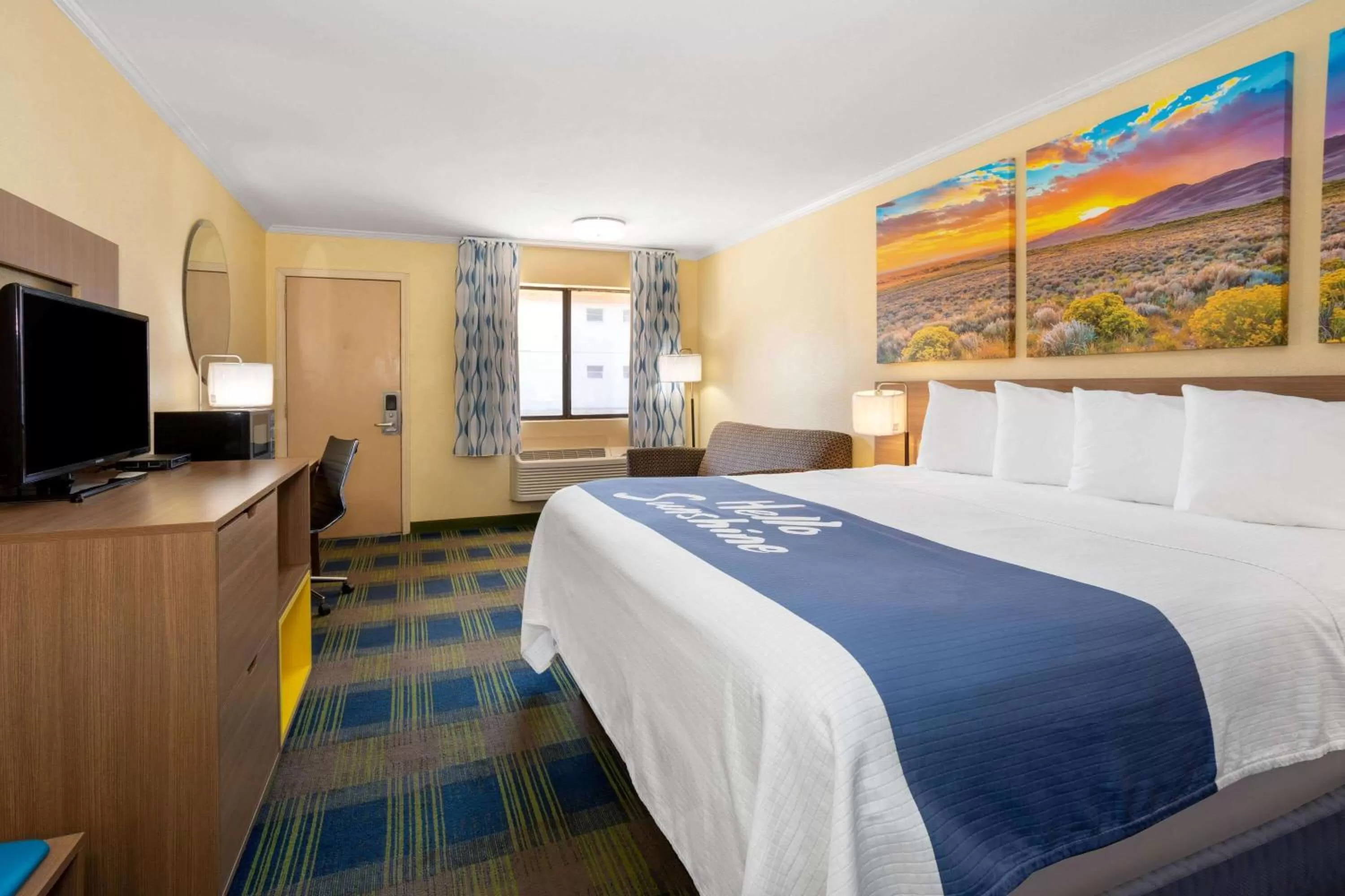 Photo of the whole room, Bed in Days Inn by Wyndham Alamogordo White Sands