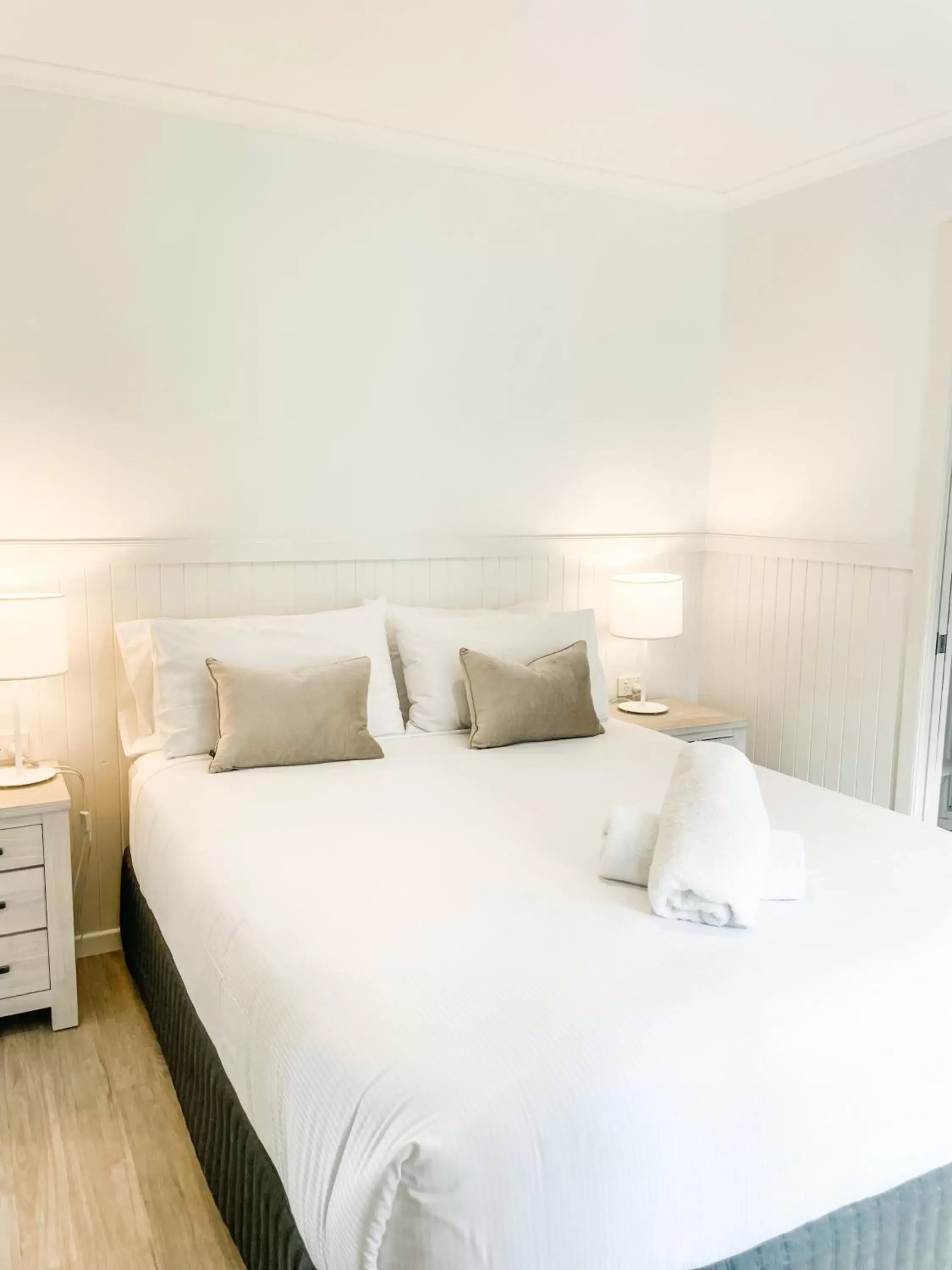 Bedroom, Bed in Seahorse Inn Hotel & Villas