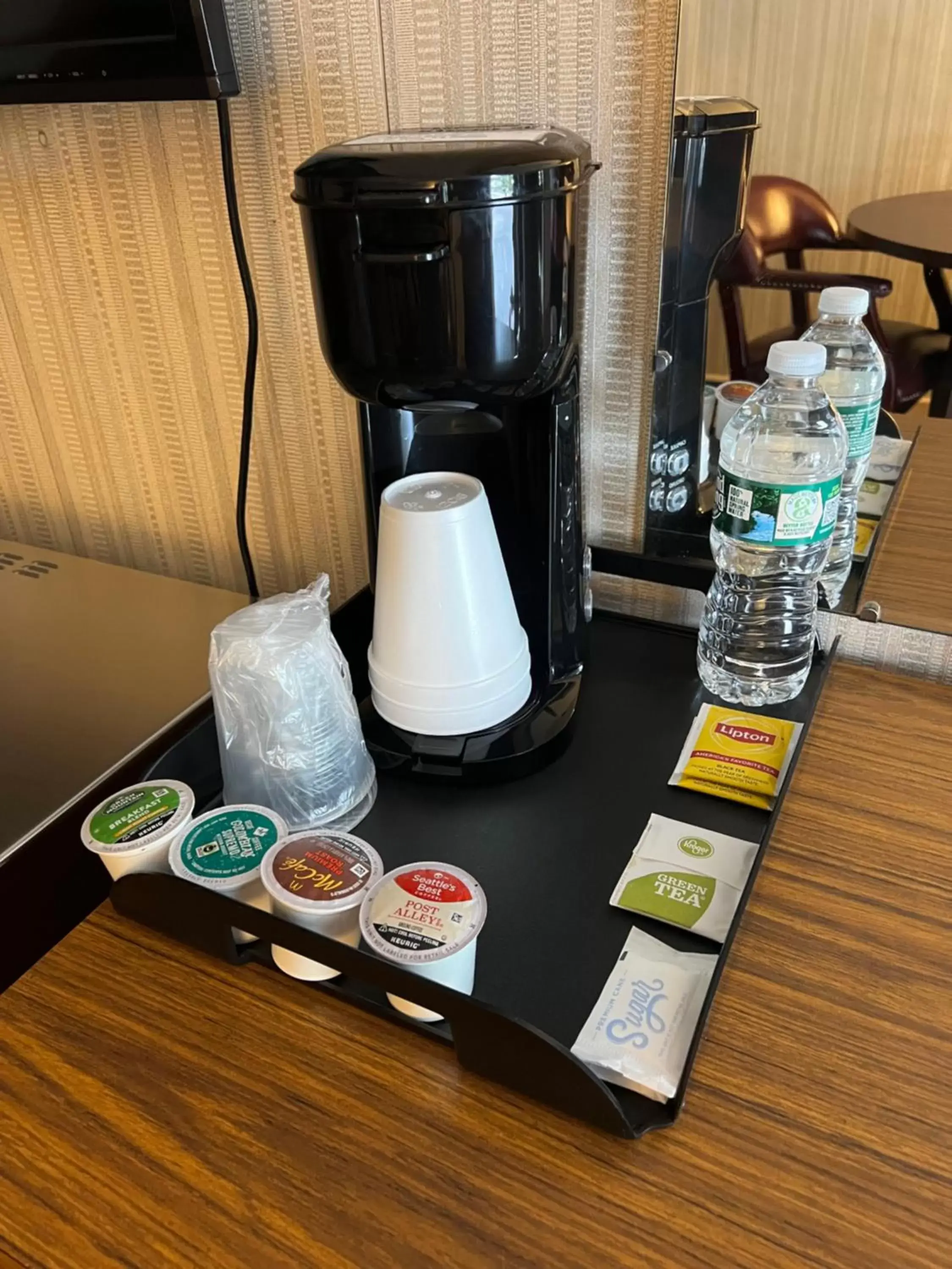 Coffee/tea facilities in Hopwood Motel