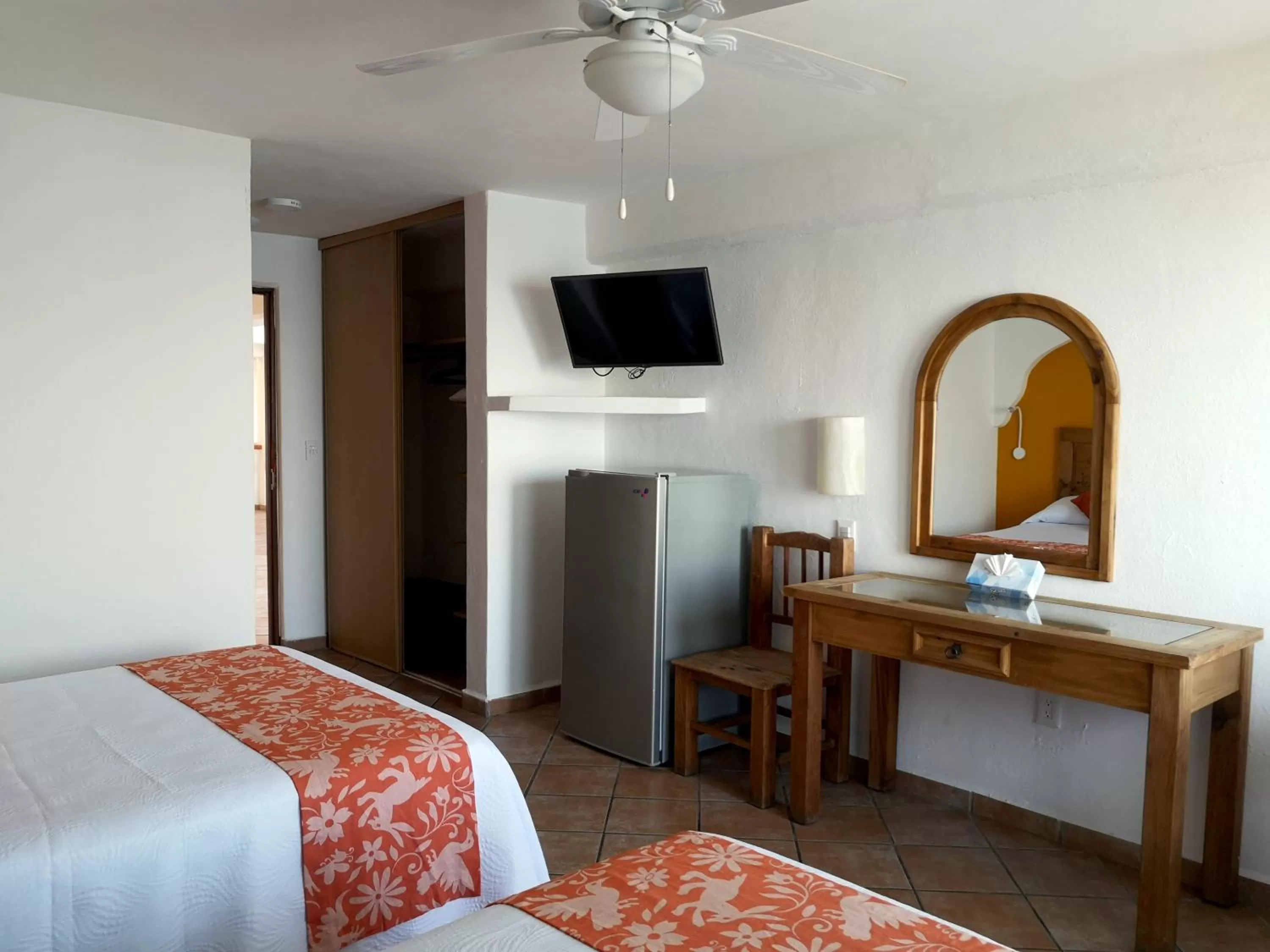 TV and multimedia, Bed in Hotel El Pescador