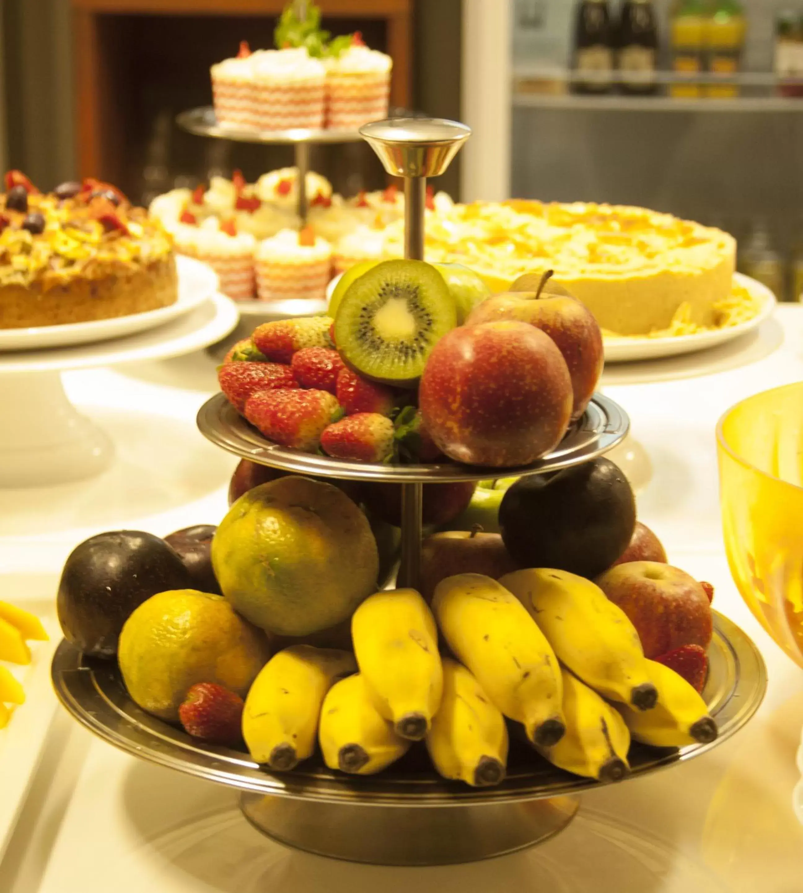 Buffet breakfast in Malibu Plaza Hotel Buffet breakfast in Malibu Plaza Hotel