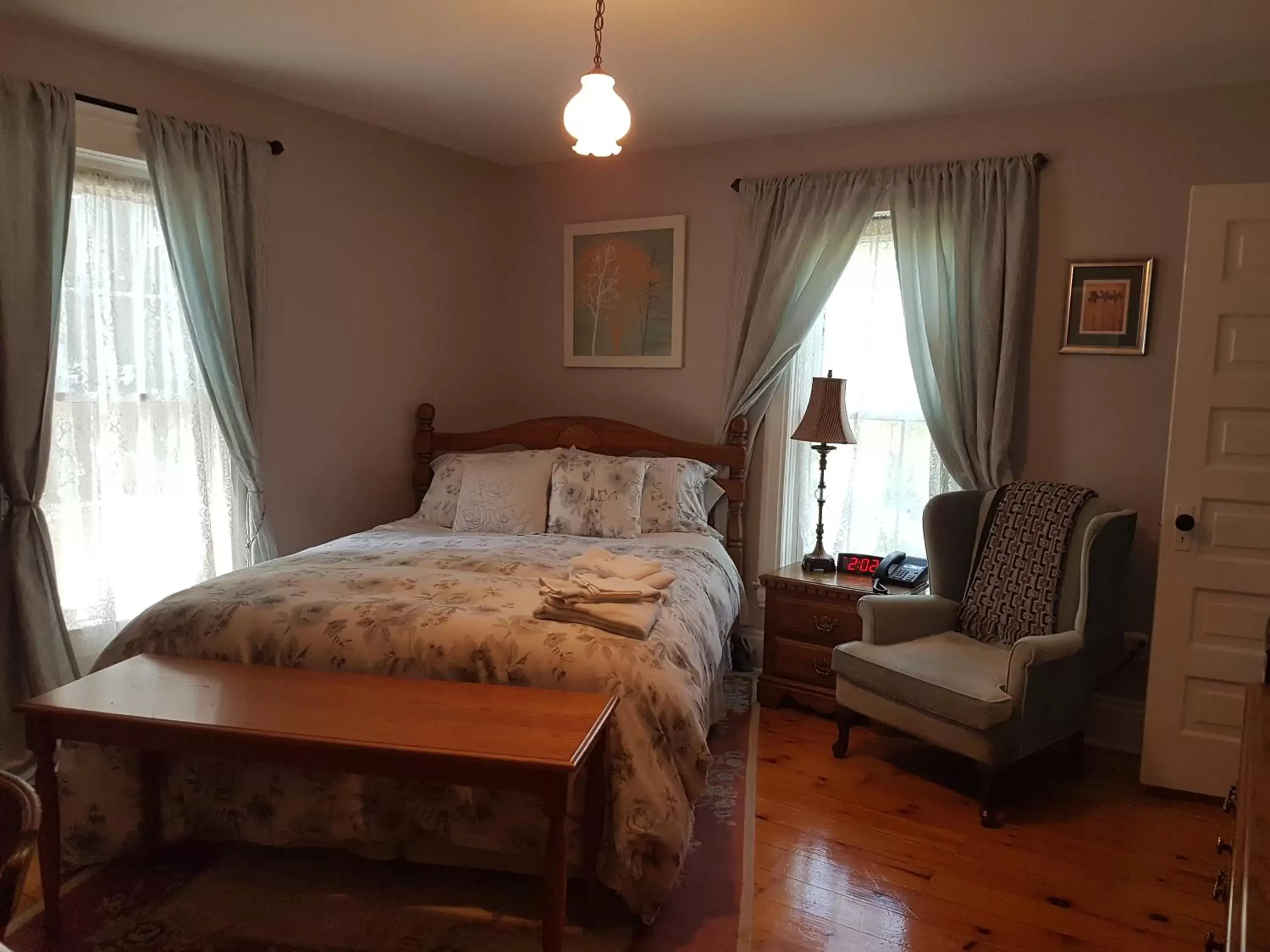 Bedroom, Bed in Ye Olde Walkerville Bed & Breakfast