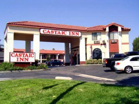 Property building in Castaic Inn Six Flags Valencia