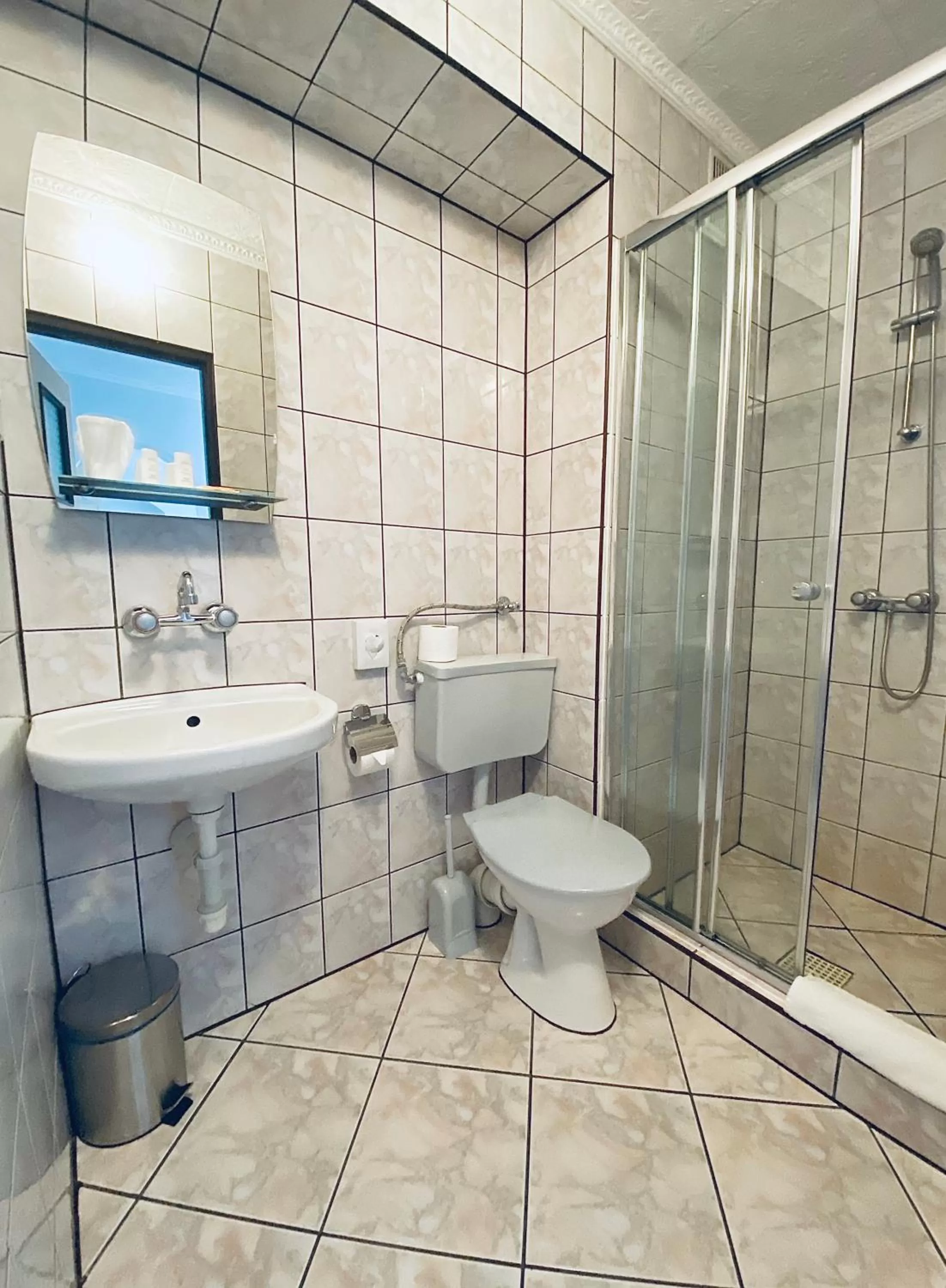 Bathroom in Hotel Kolorowa