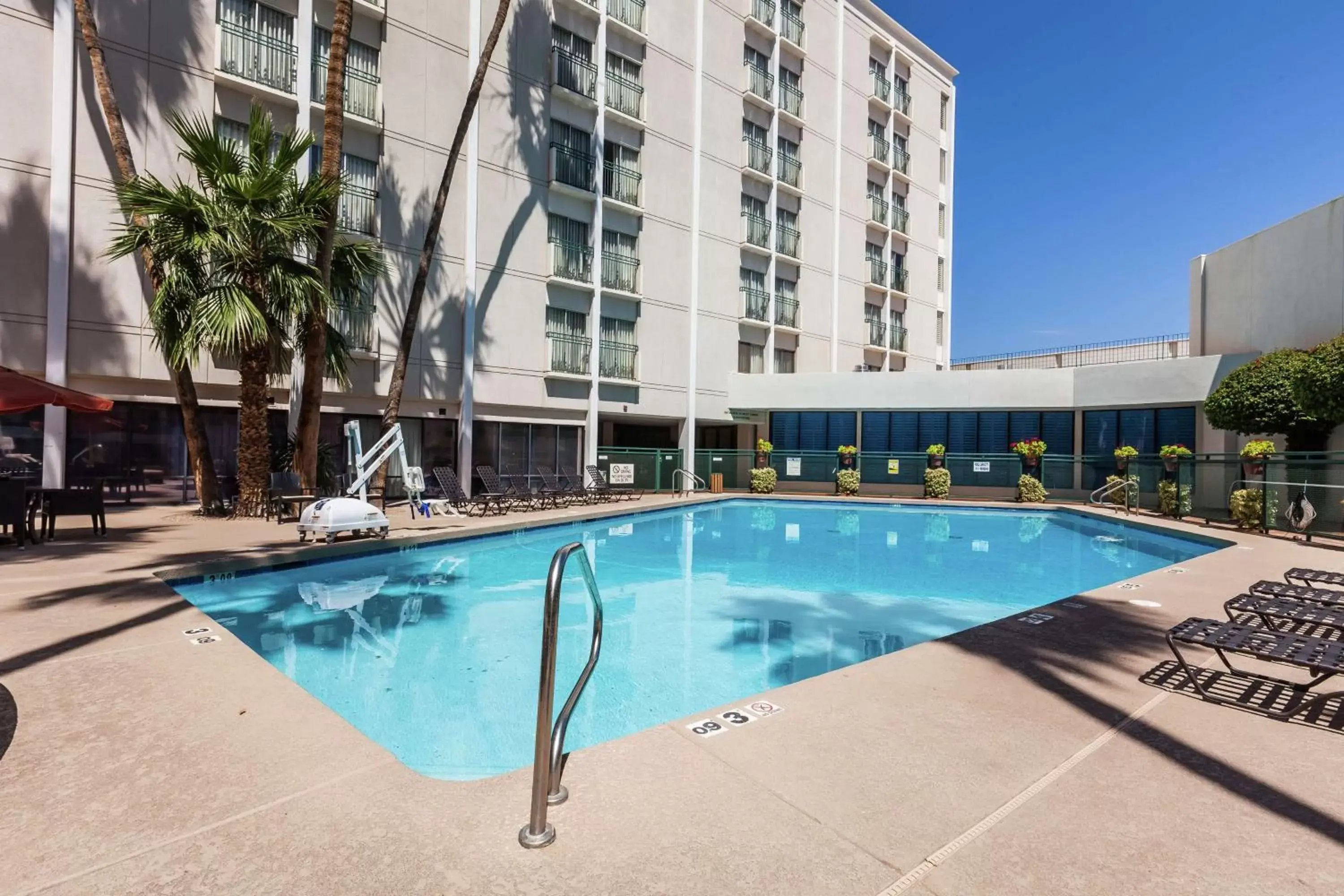 Pool view, Swimming Pool in Hilton Garden Inn Phoenix Midtown