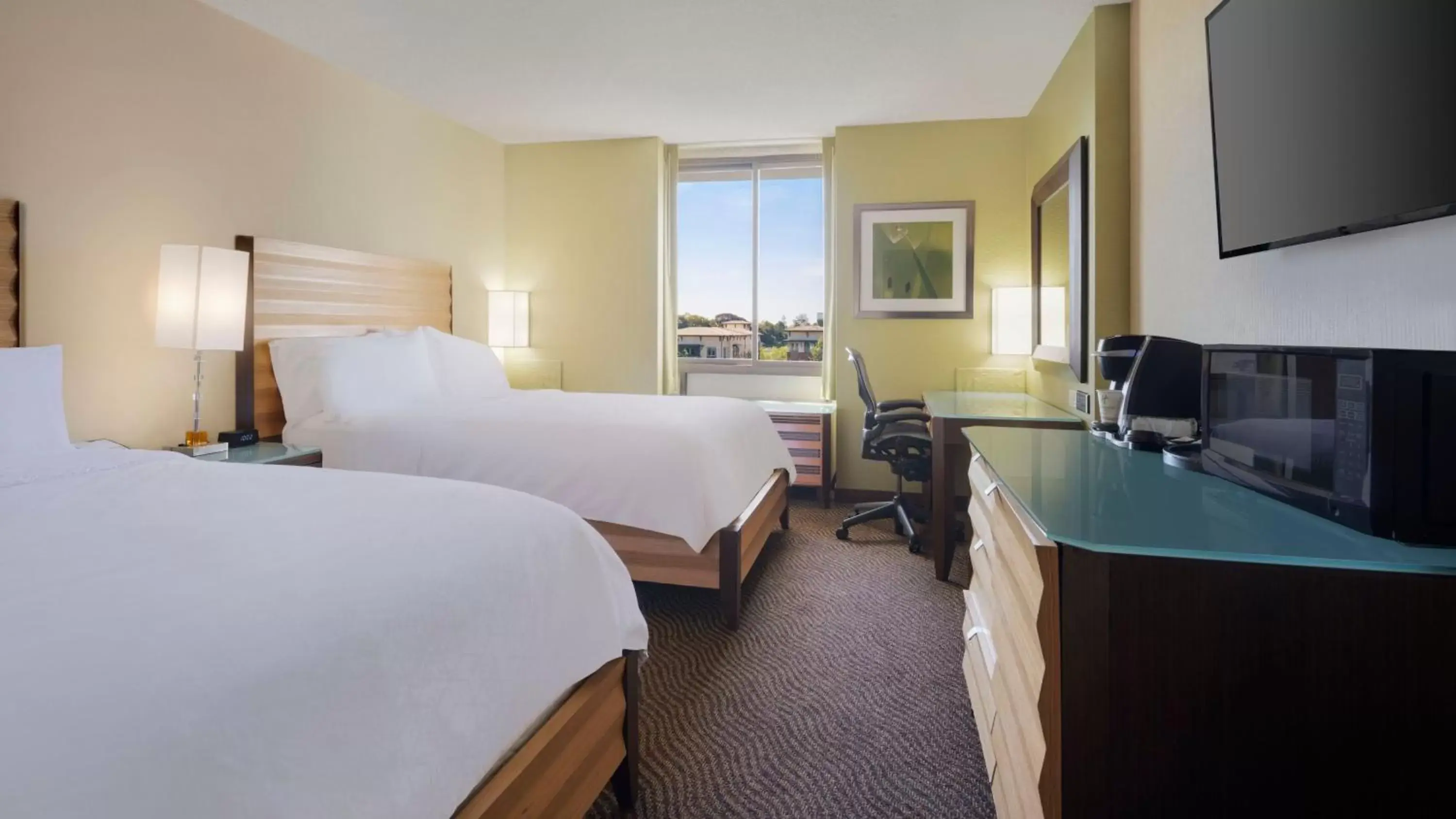 Photo of the whole room, TV/Entertainment Center in Holiday Inn San Jose-Silicon Valley, an IHG Hotel