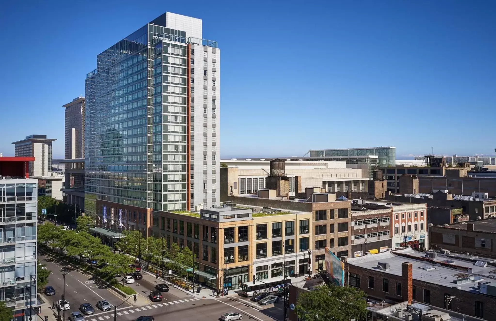 Property building in Home2 Suites By Hilton Chicago McCormick Place