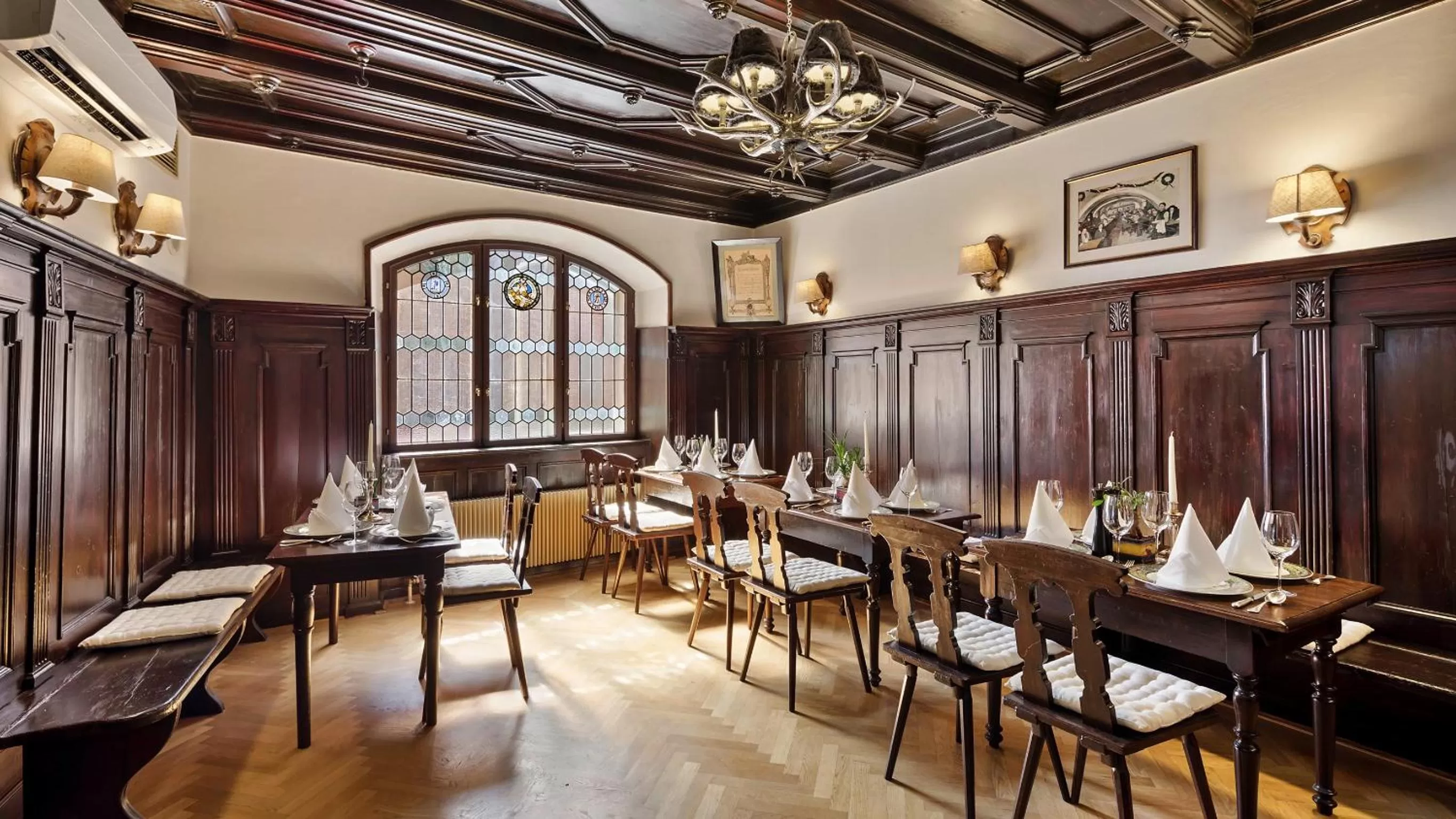 Restaurant/places to eat in Radisson Blu Hotel Altstadt