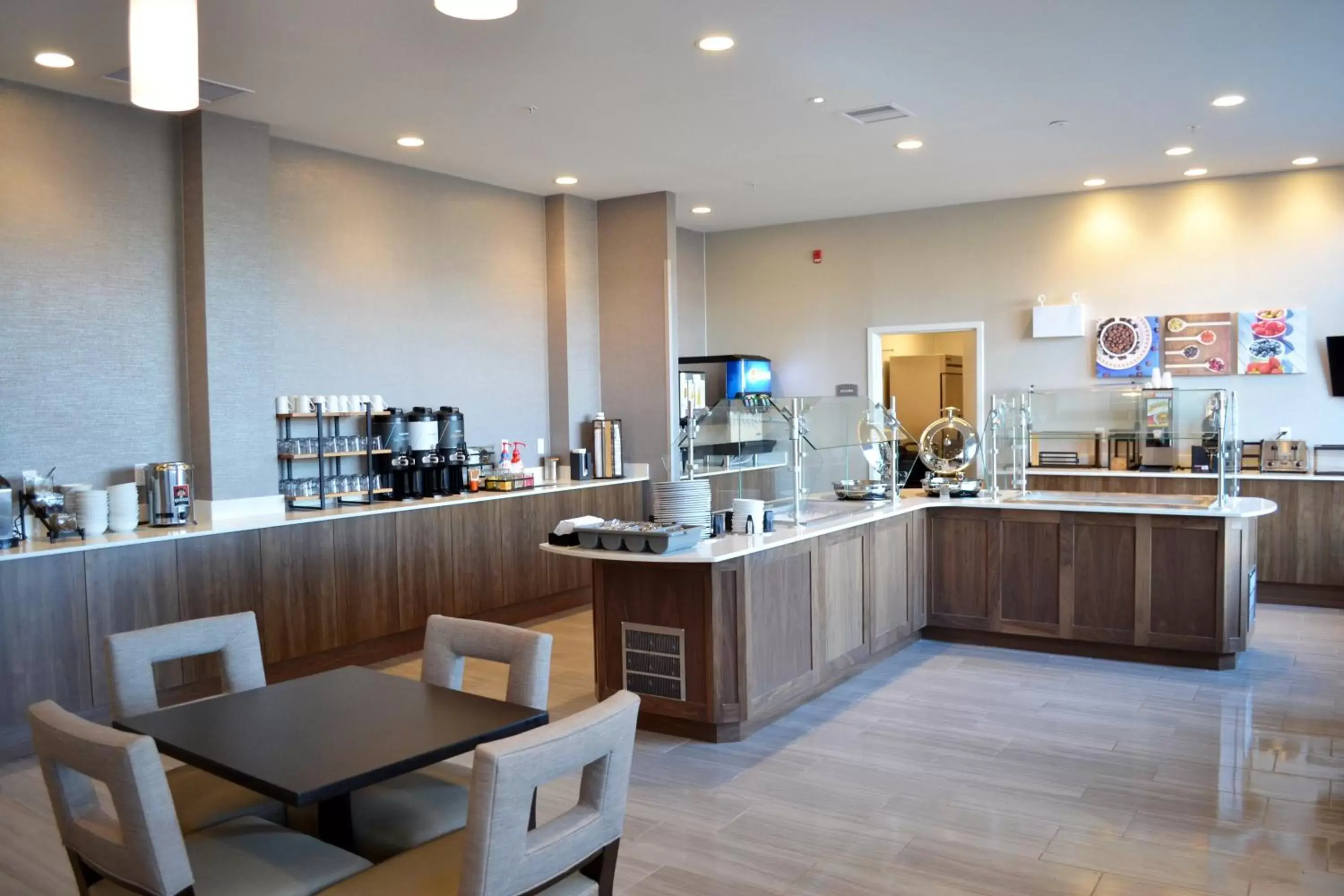 Breakfast, Restaurant/Places to Eat in Staybridge Suites - Red Deer North, an IHG Hotel