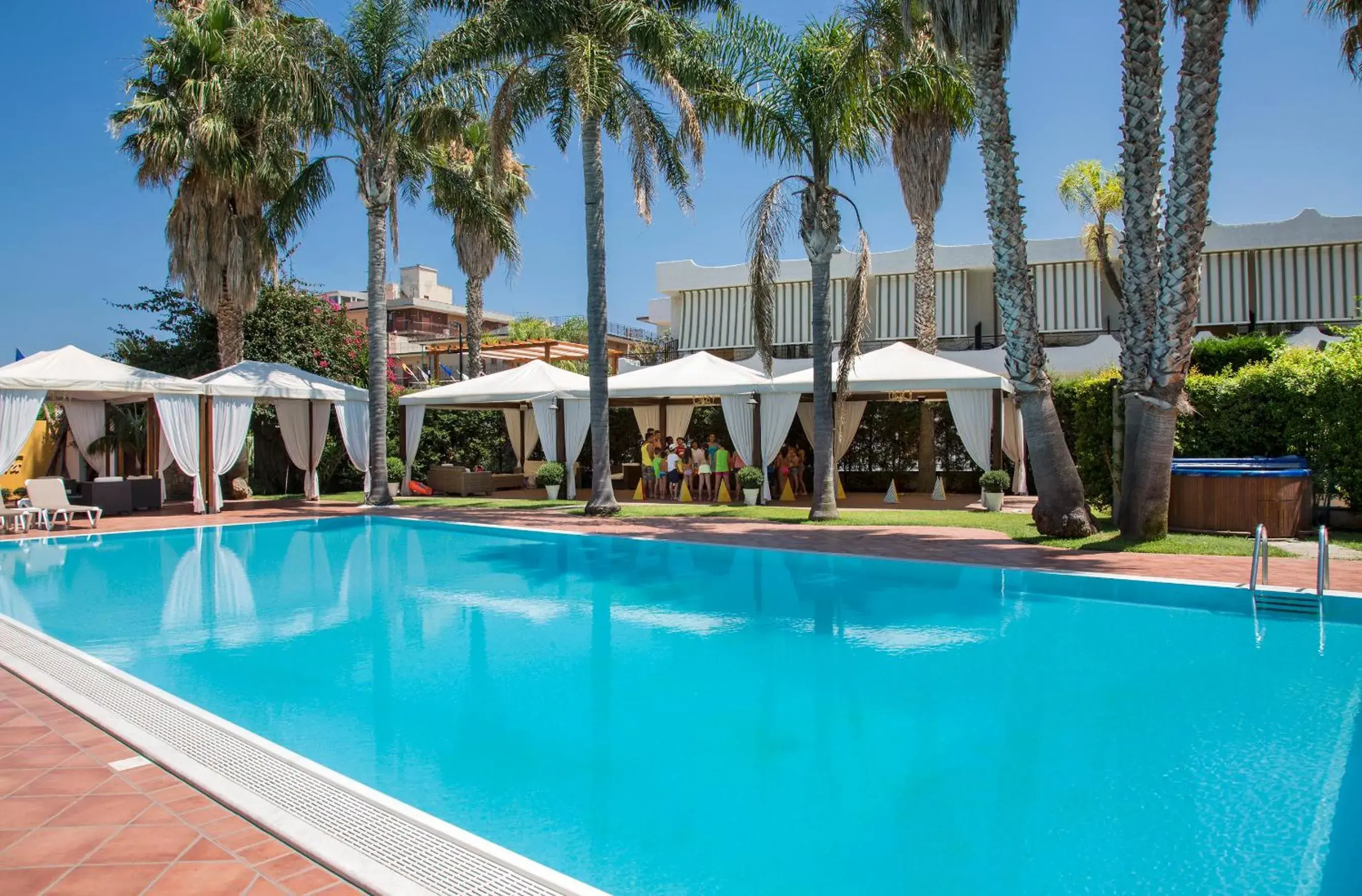 Swimming Pool in Hotel Redebora