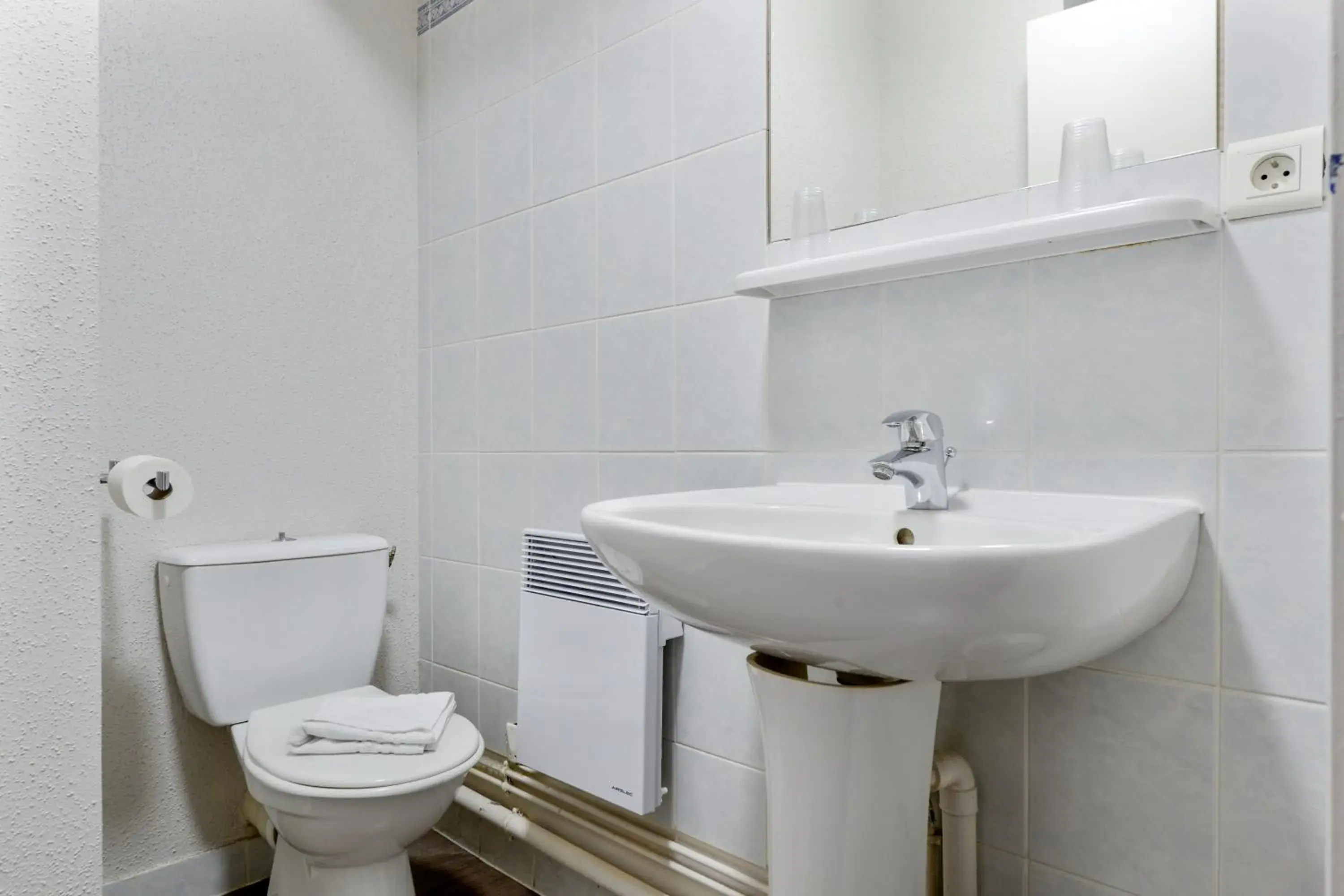 Toilet, Bathroom in Appart'City Nantes Viarme