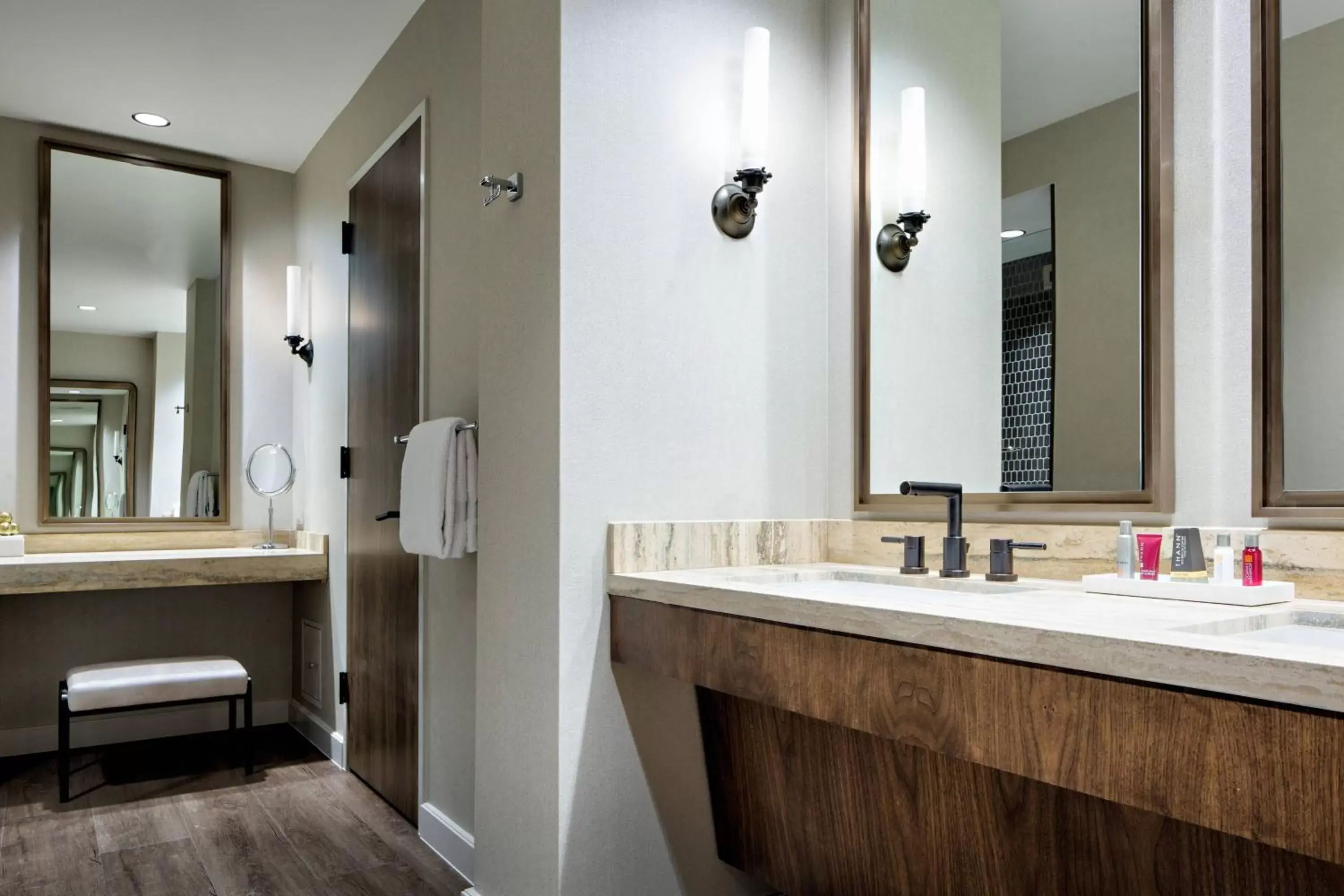 Bathroom in Houston CityPlace Marriott at Springwoods Village