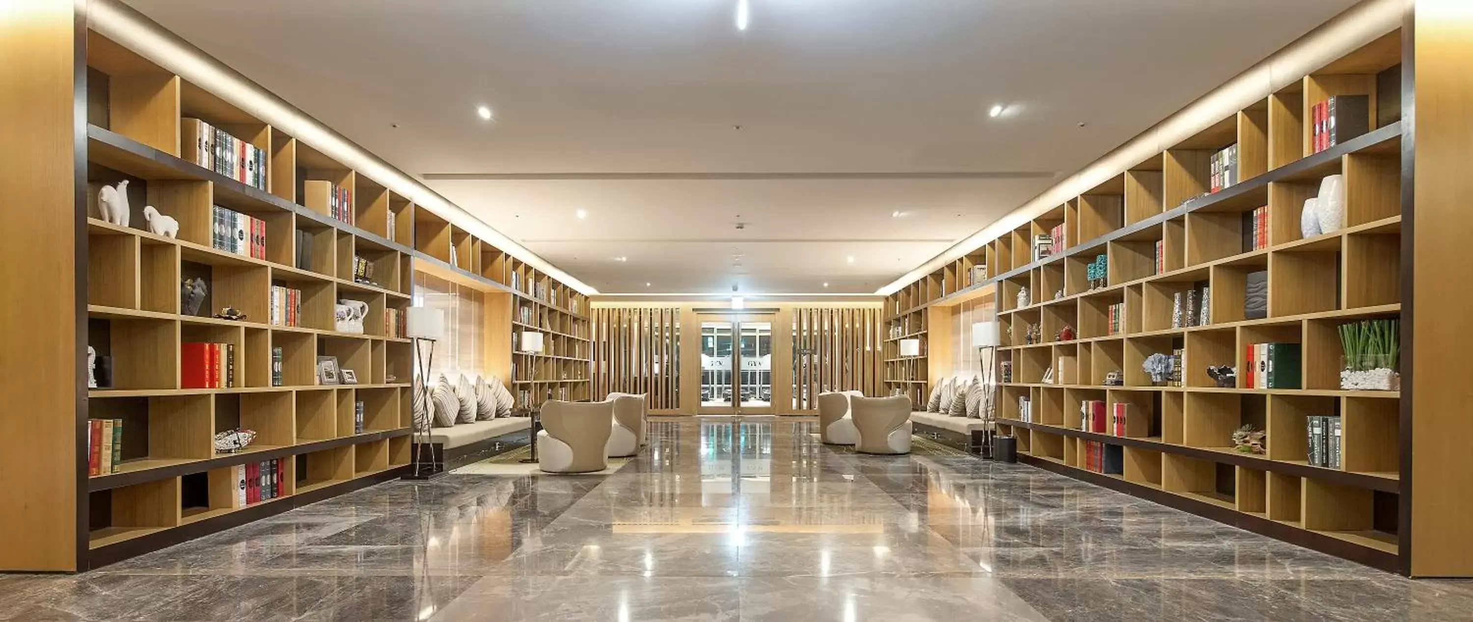 Fitness centre/facilities, Library in Lotte Hotel Hanoi