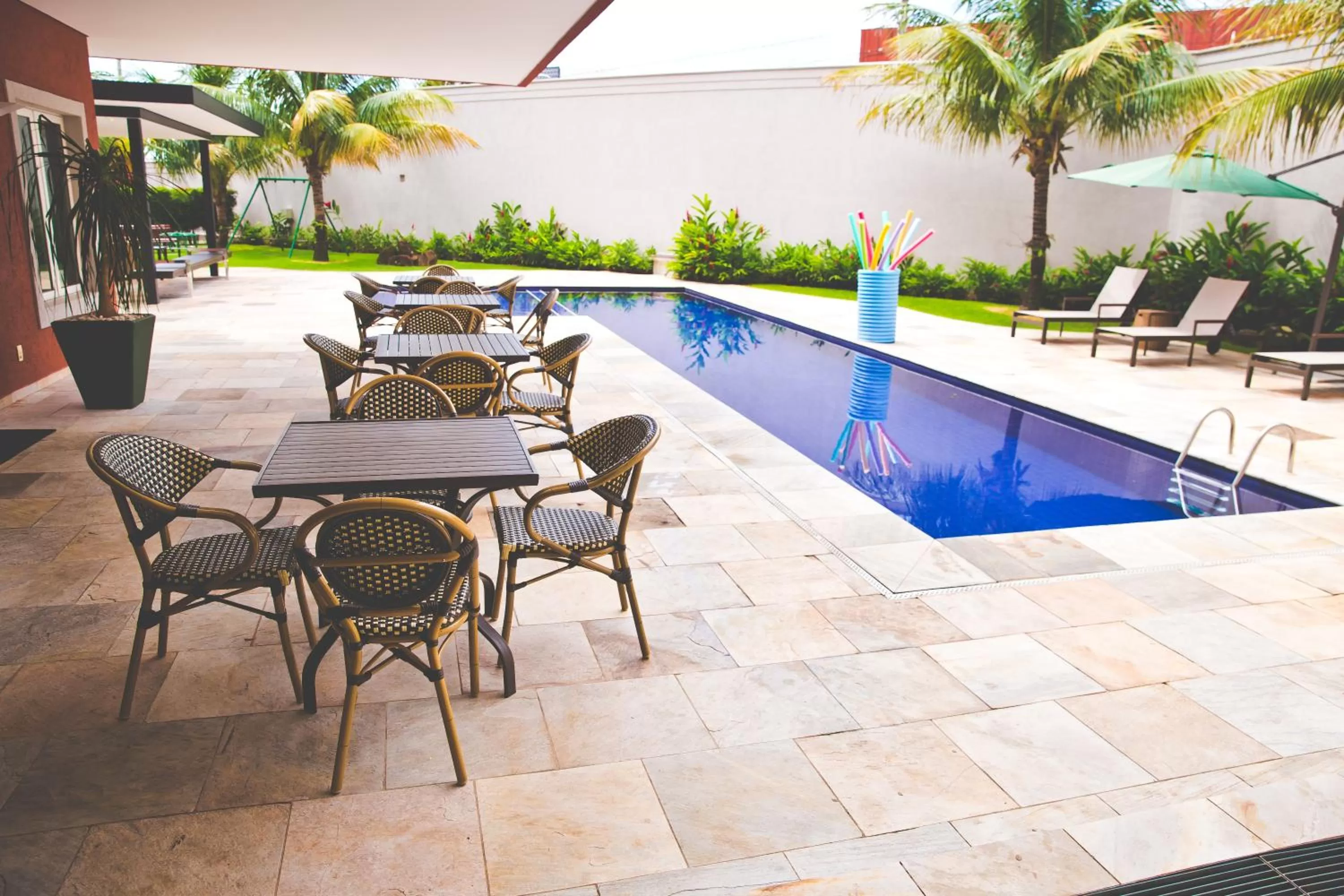Swimming pool in Comfort Hotel Araraquara