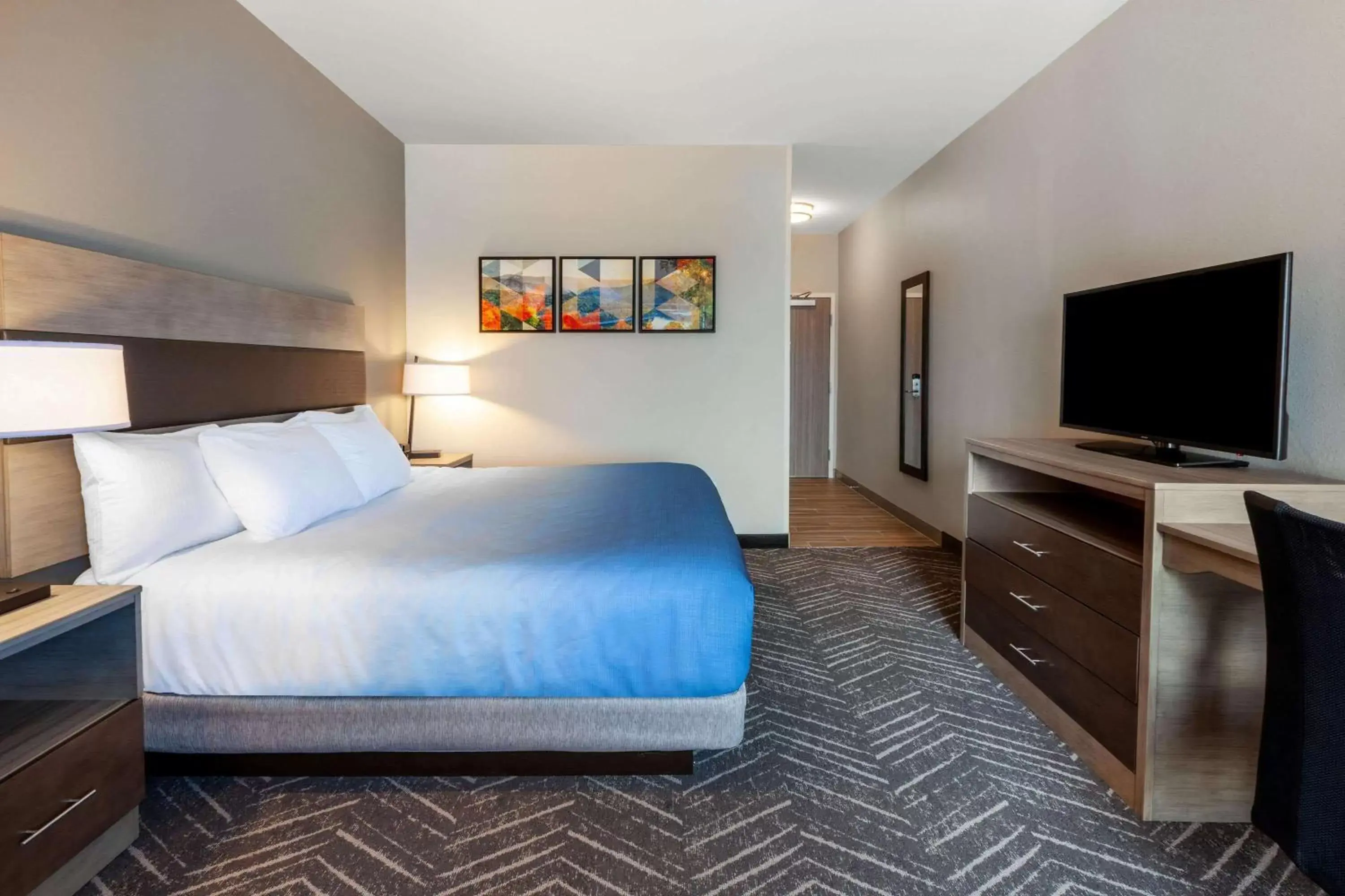 Bedroom, Bed in La Quinta Inn & Suites by Wyndham Middletown