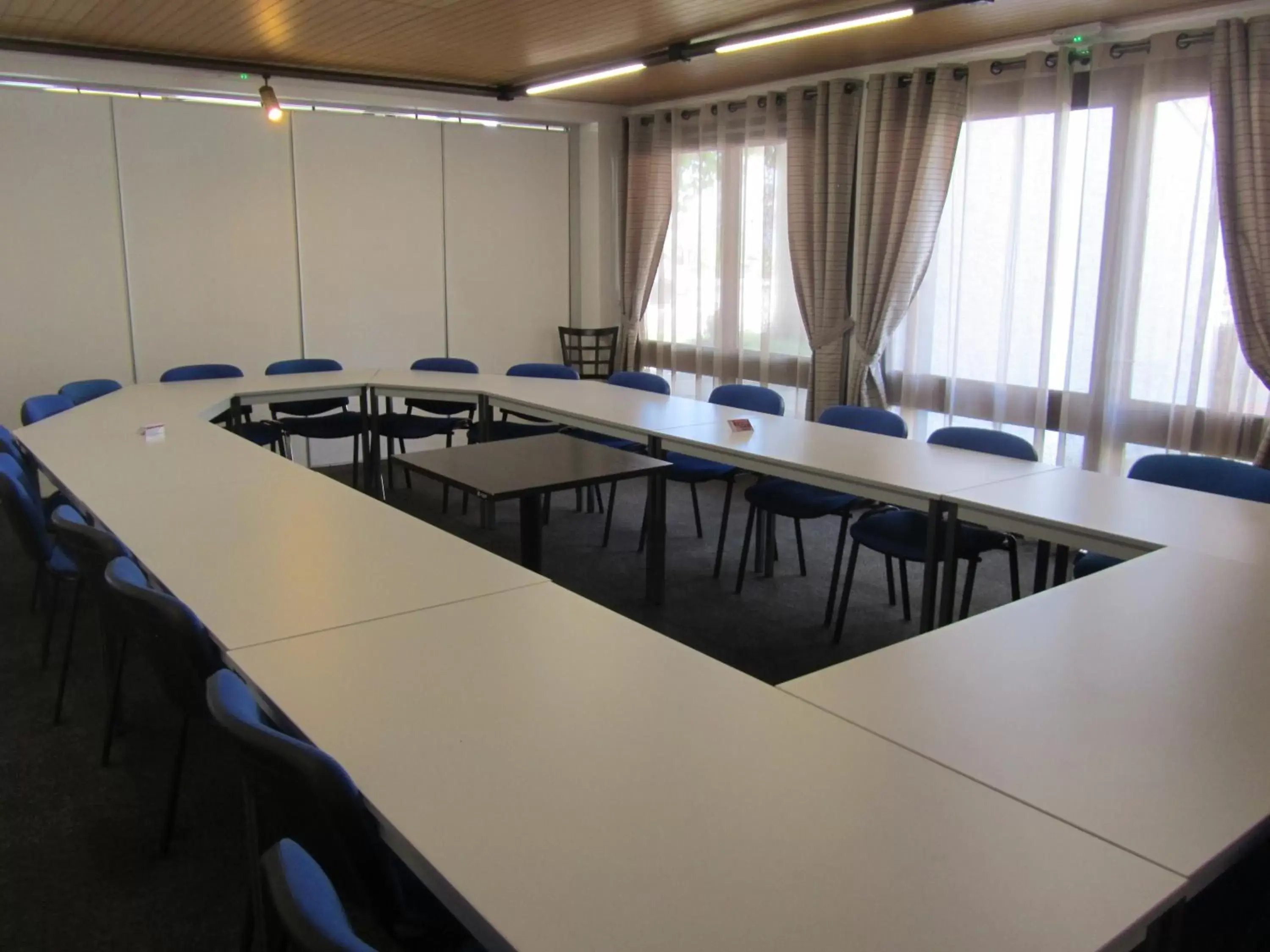 Meeting/conference room in Hôtel - Restaurant Le Saint Joseph