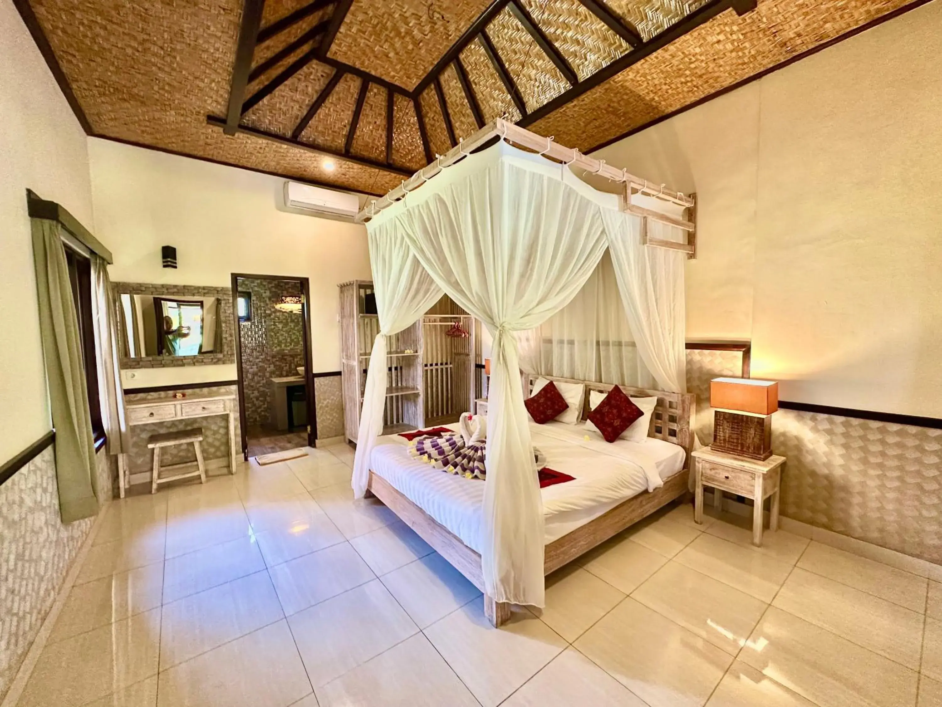 Property building, Bed in Dupa Ubud Villa