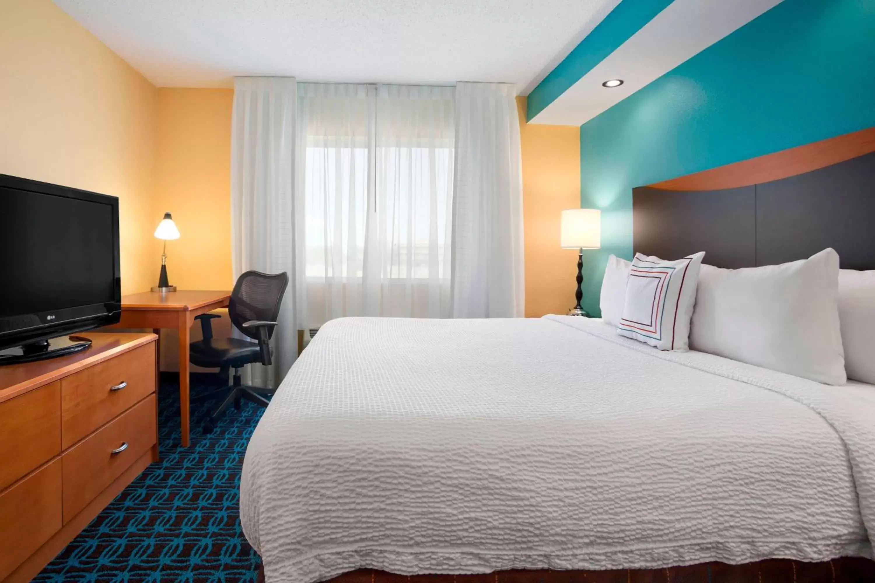 Bedroom, Bed in Fairfield Inn & Suites Minneapolis-St. Paul Airport
