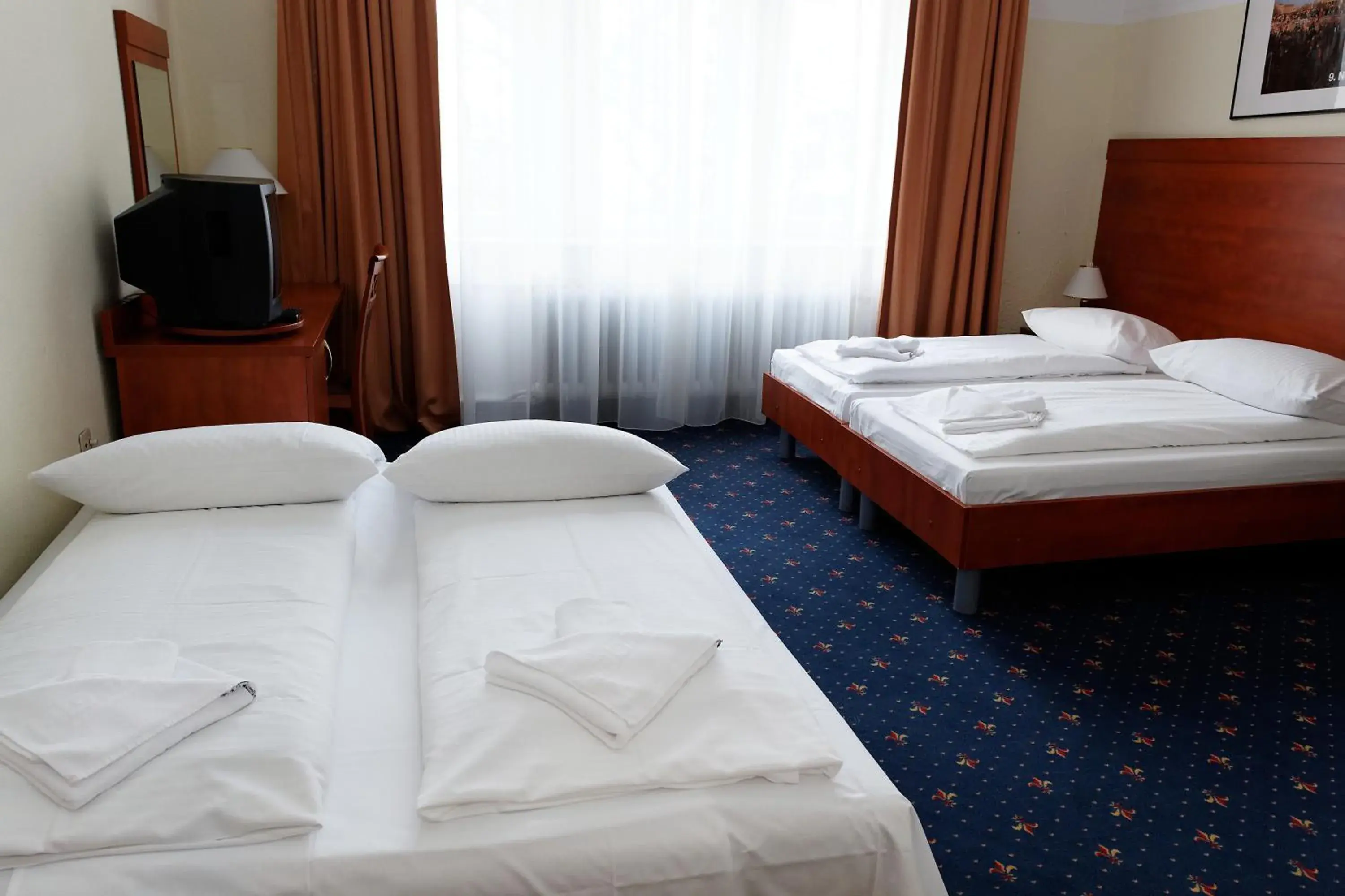 Day, Bed in Hotel Europa City