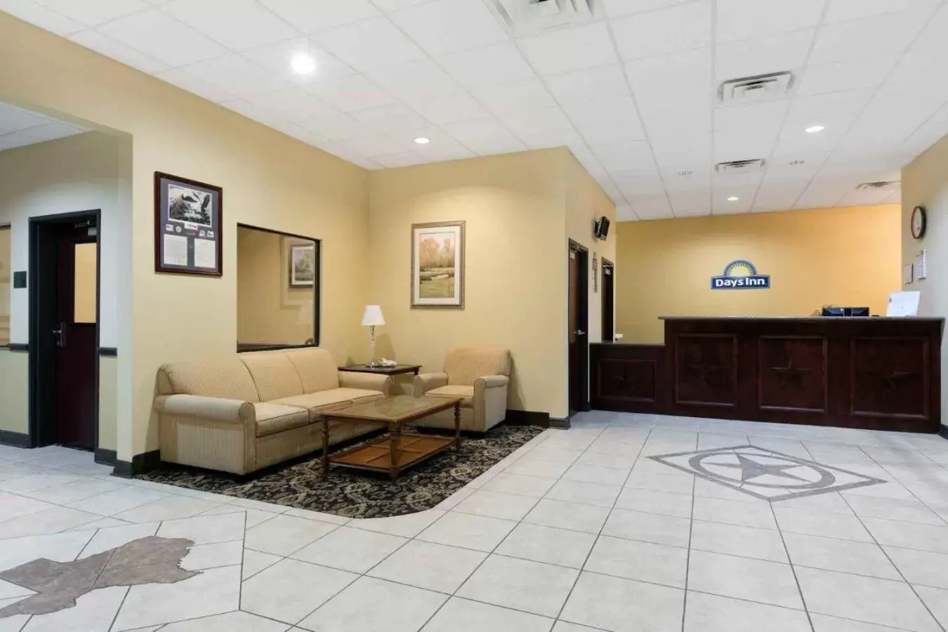 Lobby/Reception in Days Inn by Wyndham Salado