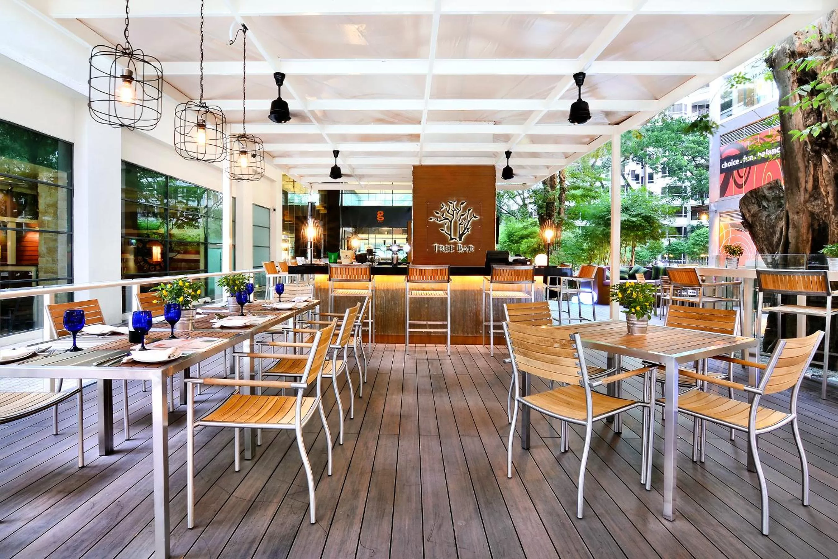 Lounge or bar in G Hotel Gurney