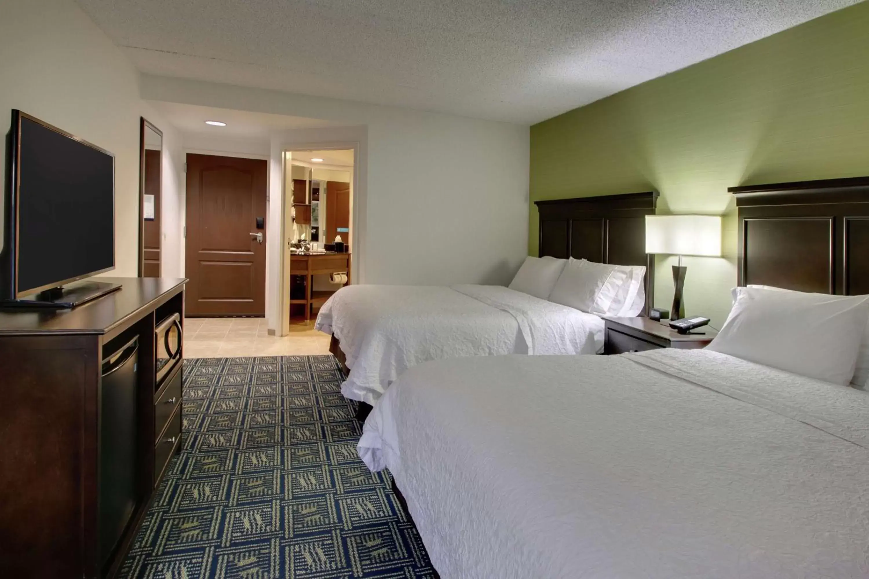 Bedroom, Bed in Hampton Inn DuBois