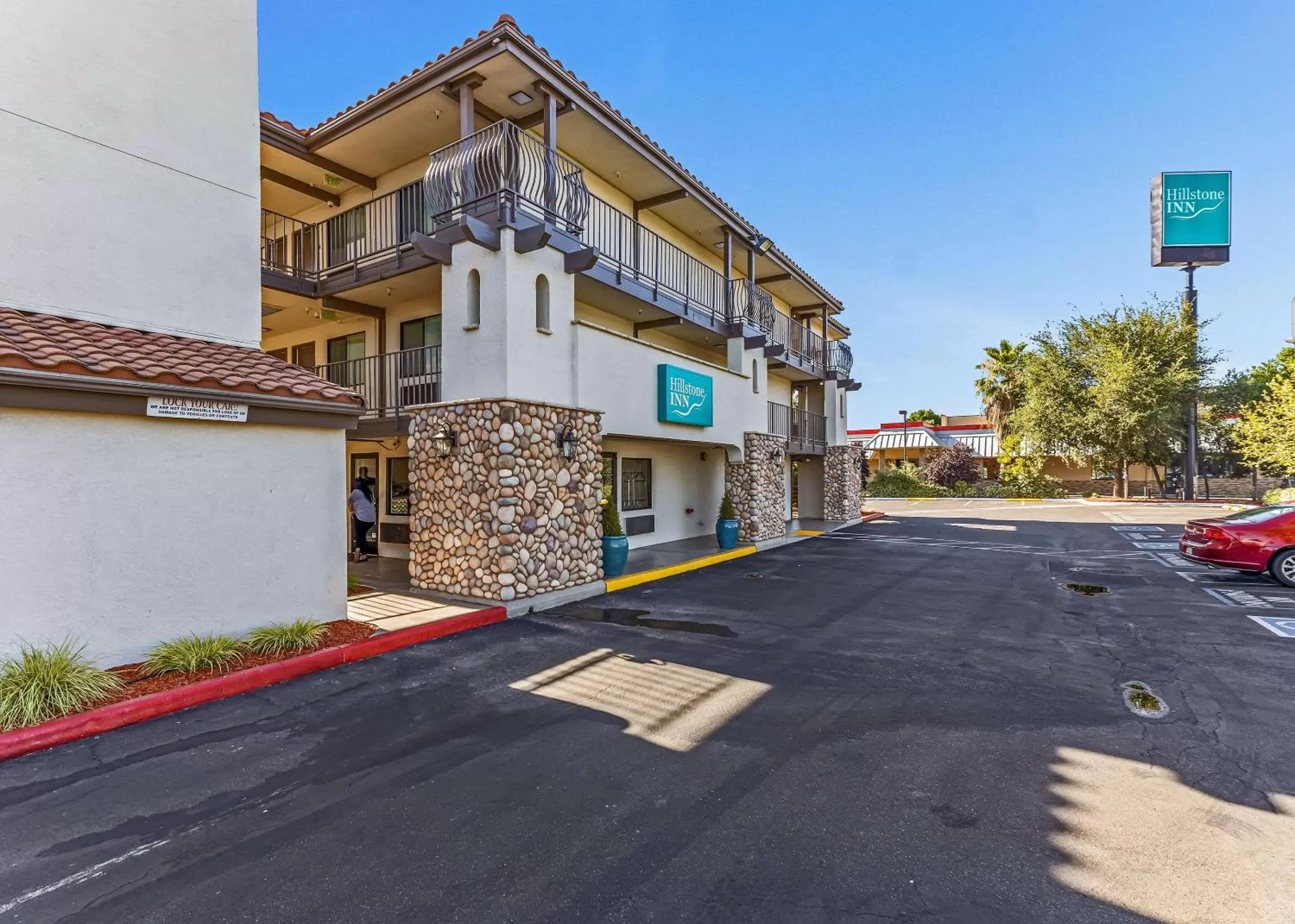 Property Building in Hillstone Inn Tulare, Ascend Hotel Collection