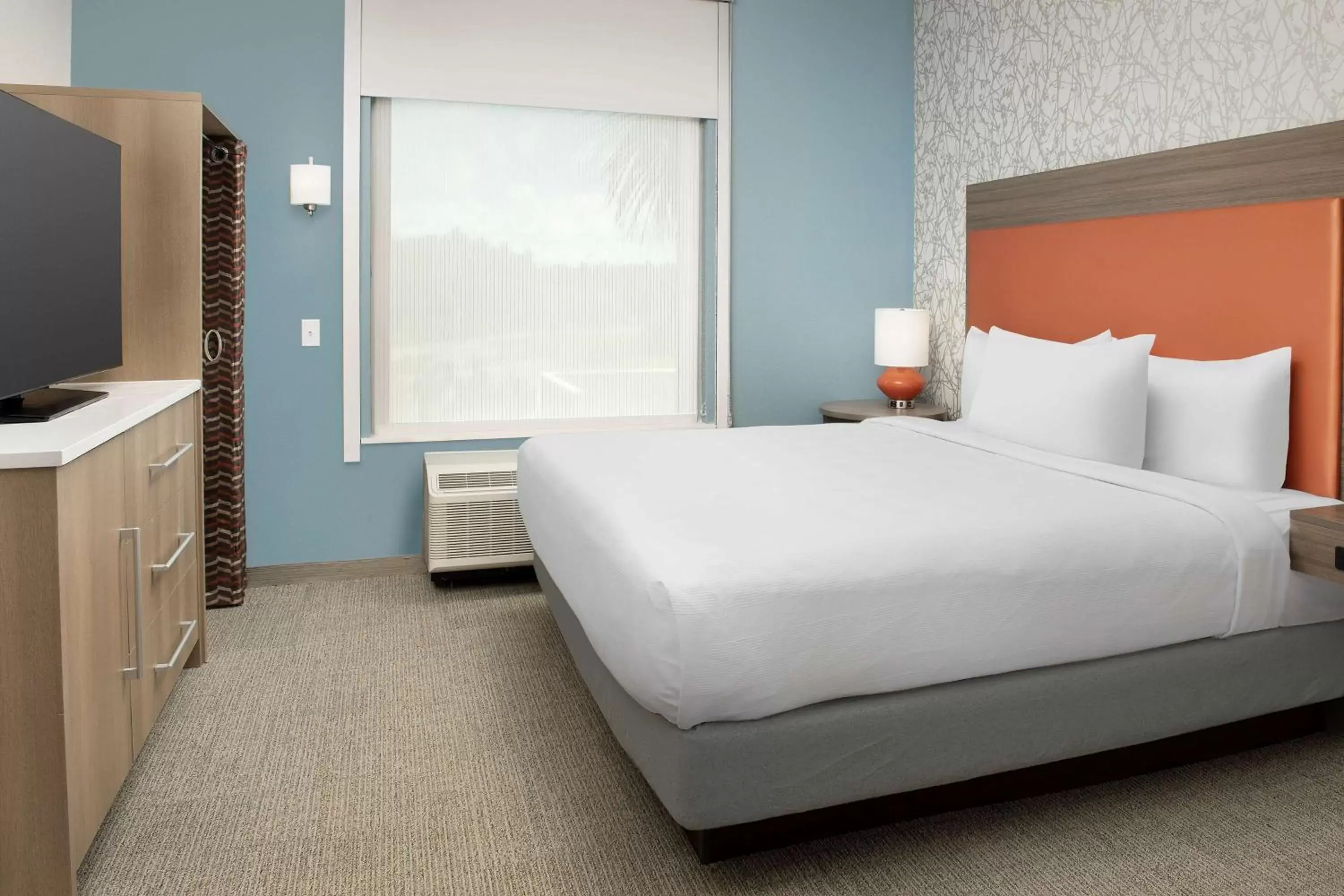 Bedroom, Bed in Home2 Suites by Hilton Fort Myers Airport