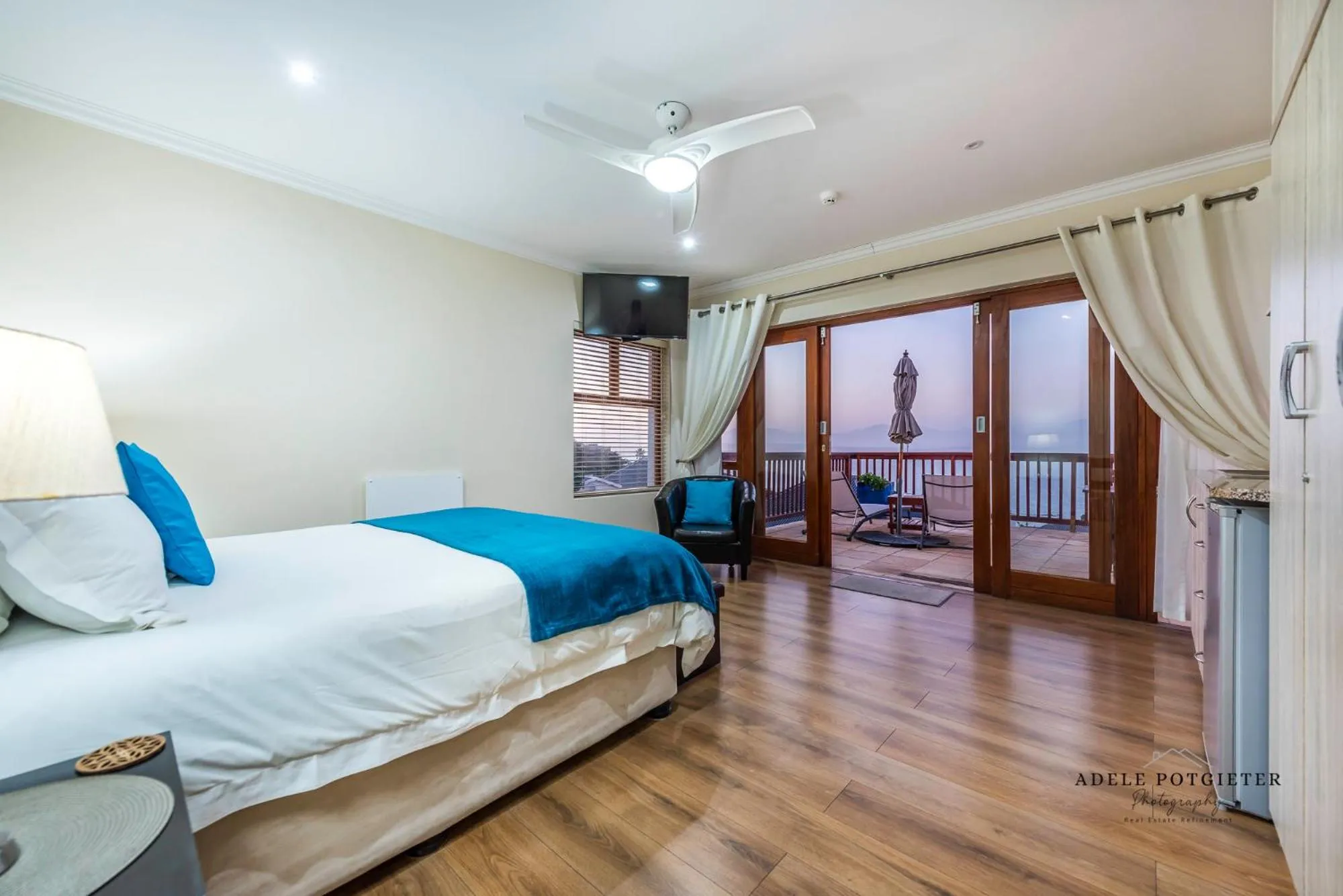 Sea view, Bed in Aquamarine Guest House